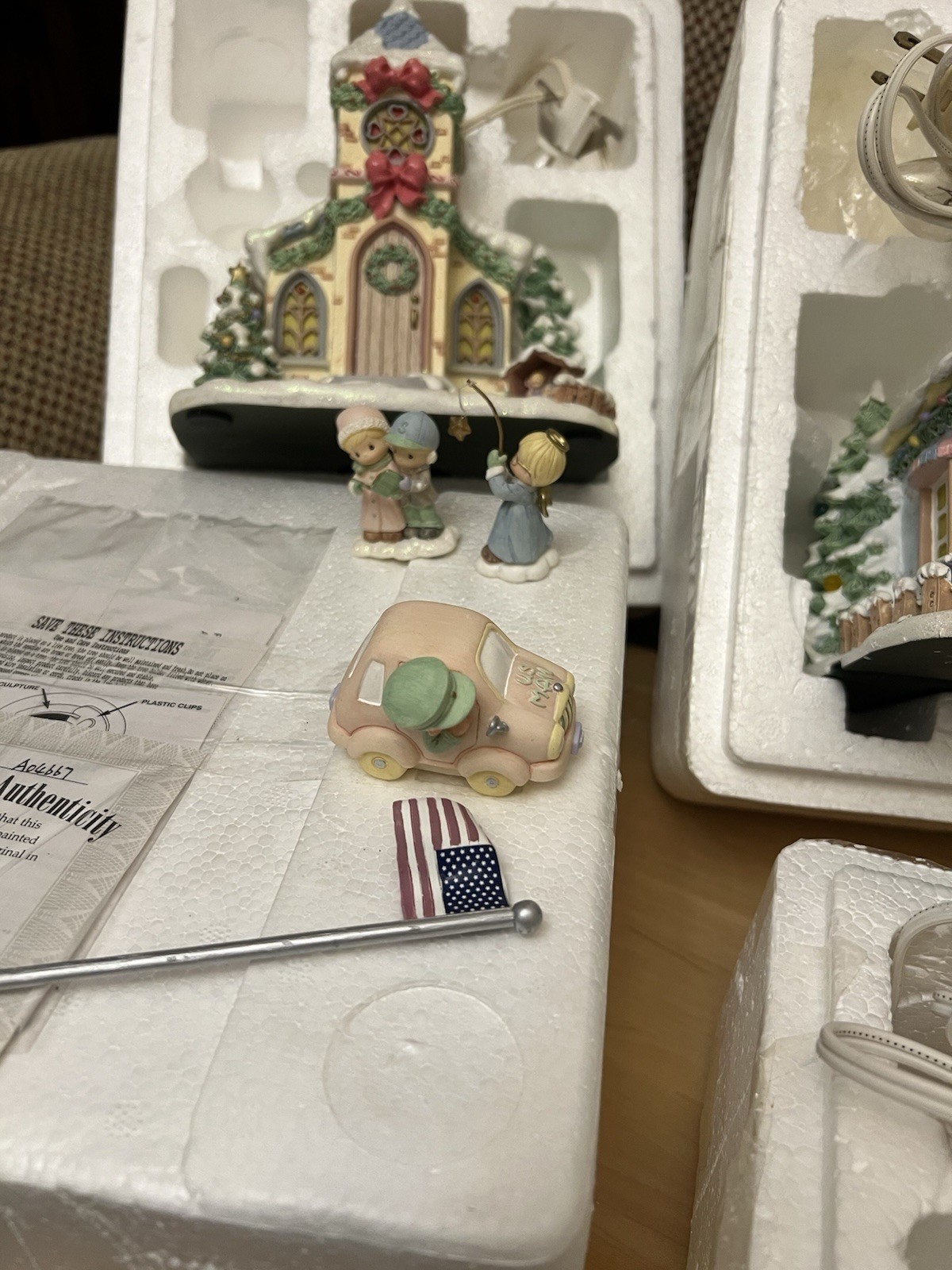 Precious Moments Hawthorne Village 4 Bldgs Chapel Inn Train Post COA In Box GrpB