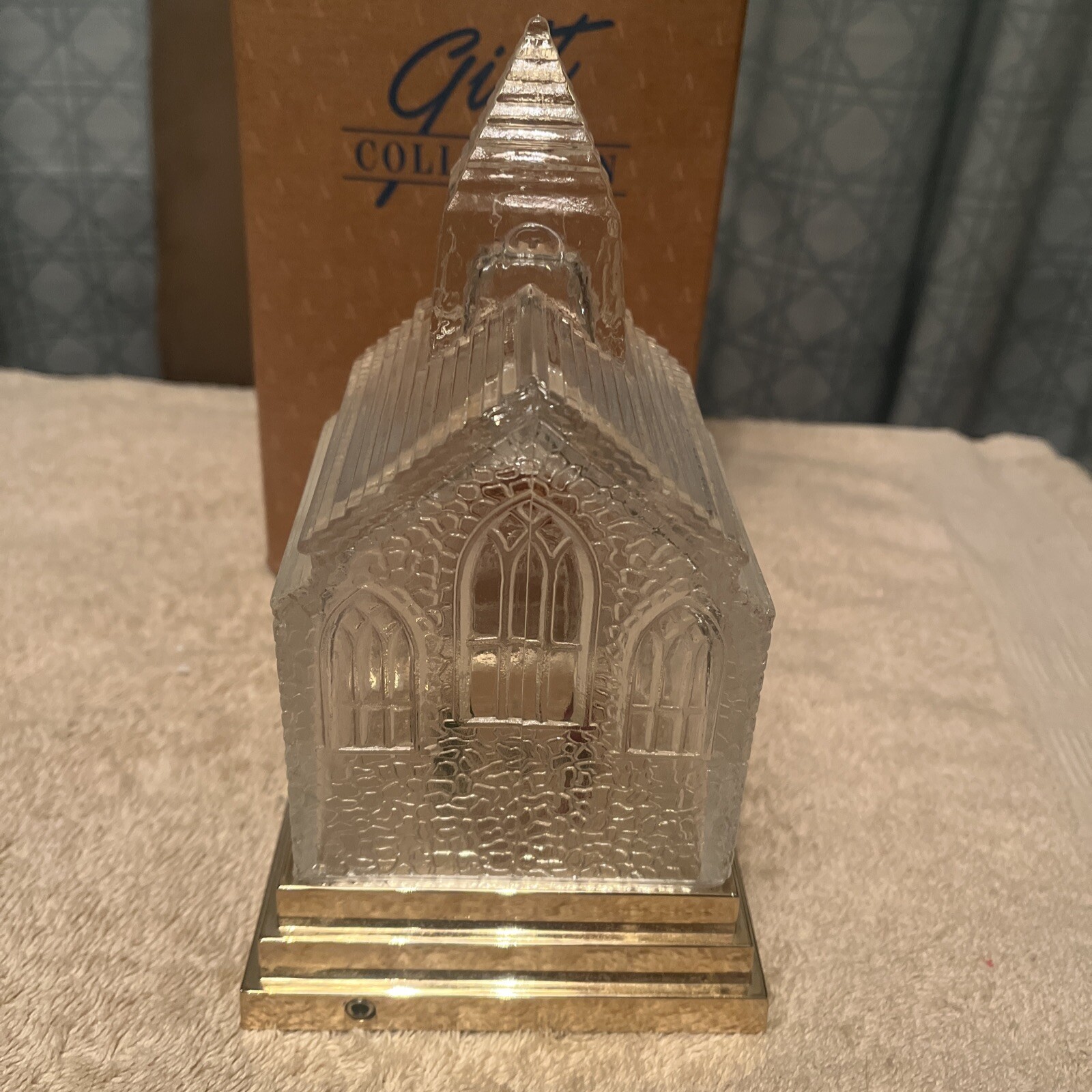 1992 Avon Gift Collection Silent Night Light Up Crystal Church Christmas W/ Box!