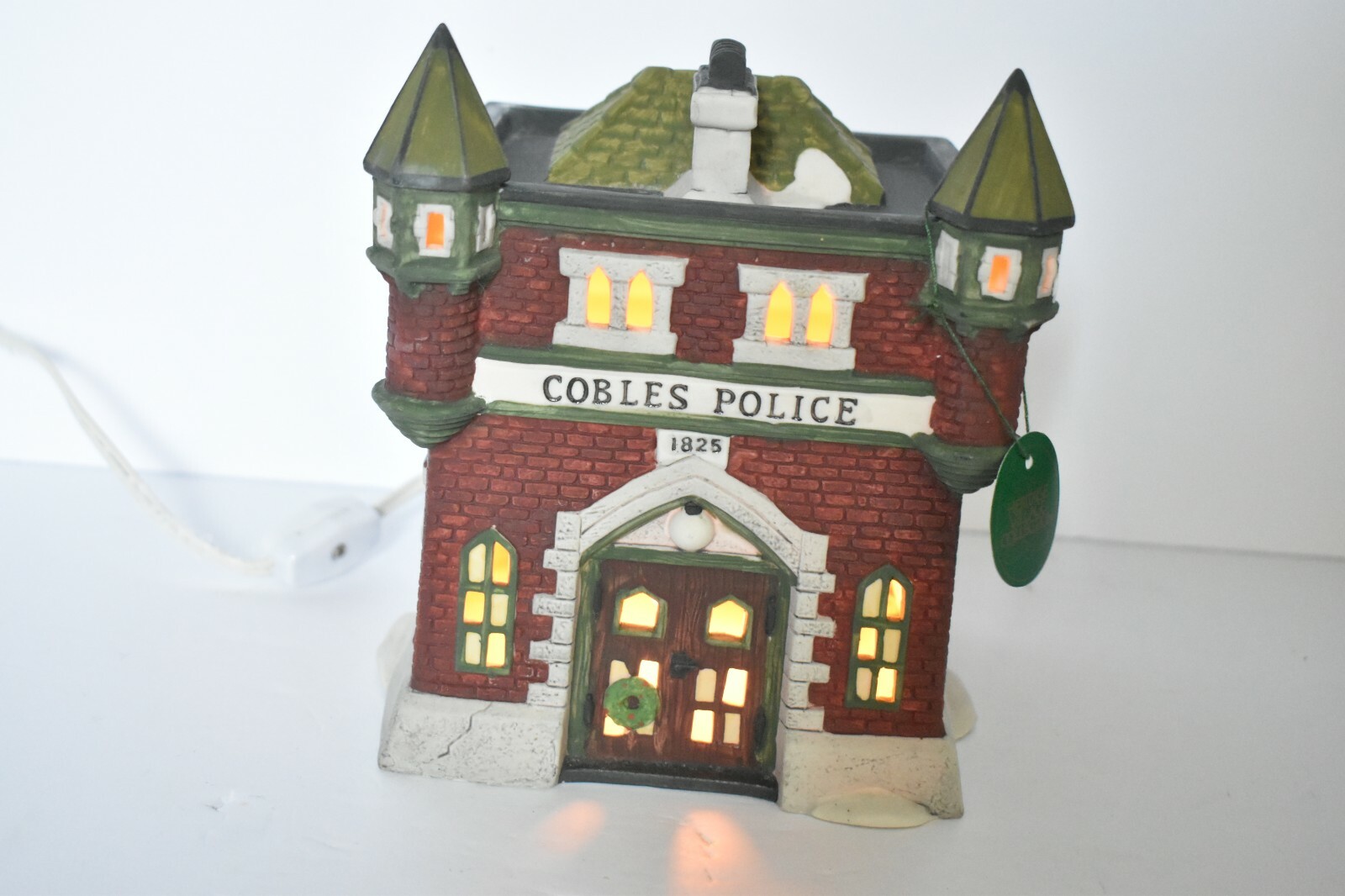 DEPARTMENT 56 COBLES POLICE STATION DICKENS VILLAGE SERIES #5583-2 1989