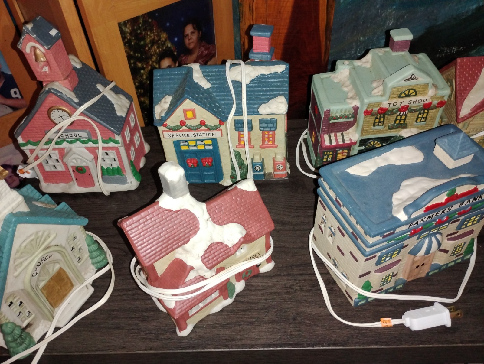 1995 Vintage Porcelain Church Christmas Decor Winter Valley Villages Set Of 10