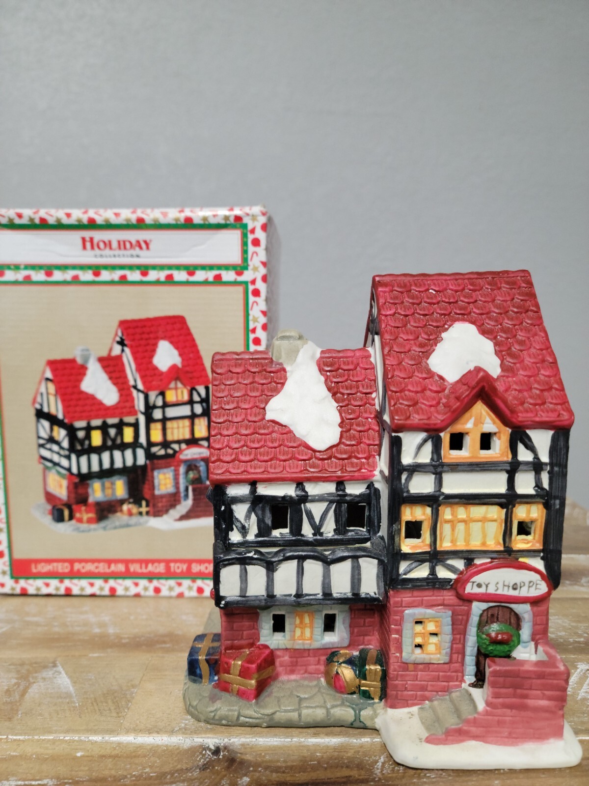 Holiday Collection Christmas Village Illuminated Christmas Toy Shoppe Vintage
