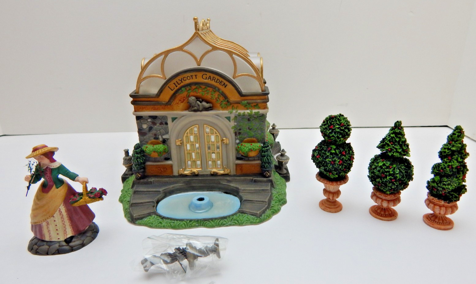 Dept 56 Dickens Village Lilycott Garden Conservatory #58447 w/Bx Missing Flower