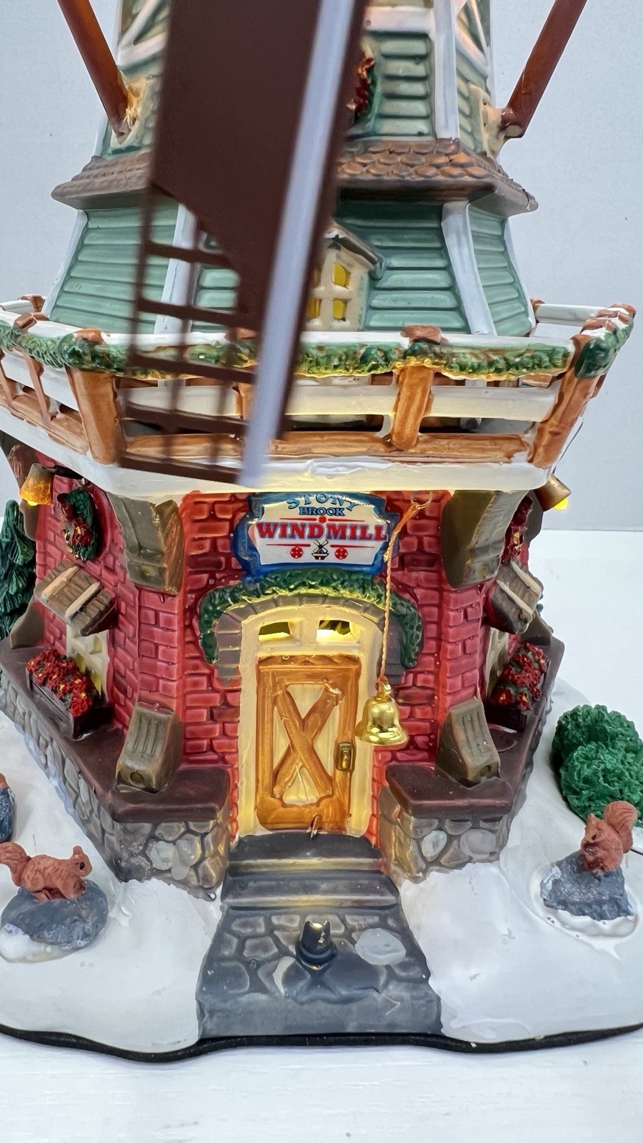 Lemax Vail Village “Stony Brook Windmill” 25384 Retired 2012 LED Brand NEW !