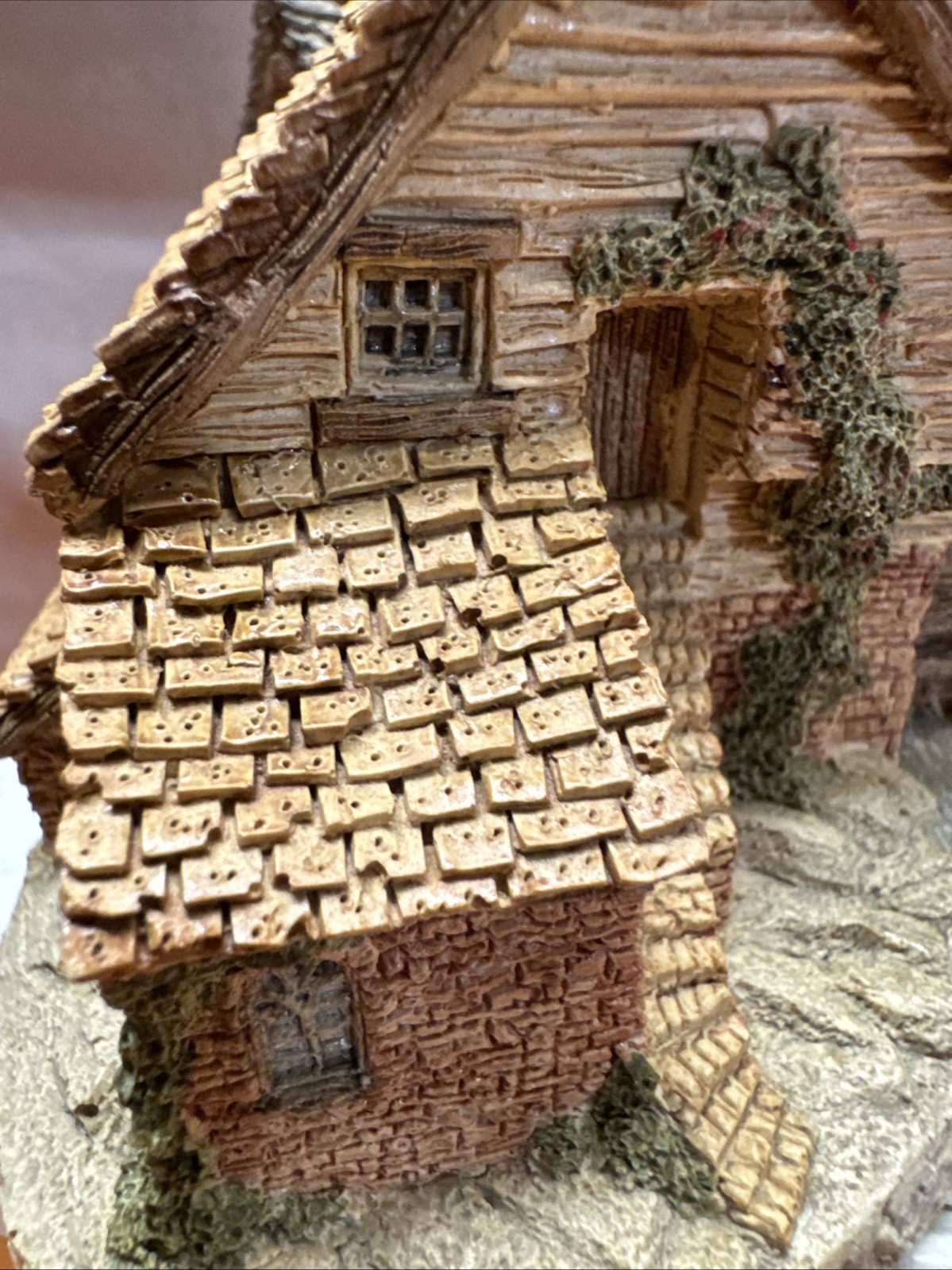 12-4 Vintage 1982 David Winter Cottages Brookside Hamlet Hand Painted Village
