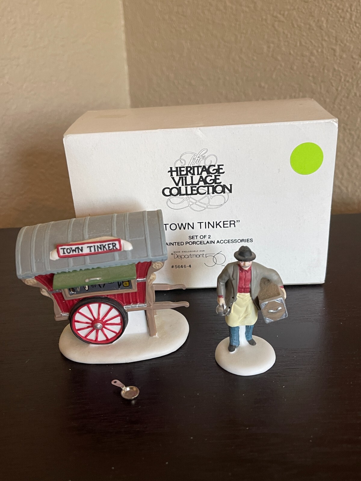 Town Tinker #5646-4 Dept. 56 The Heritage Village Collection (with box)