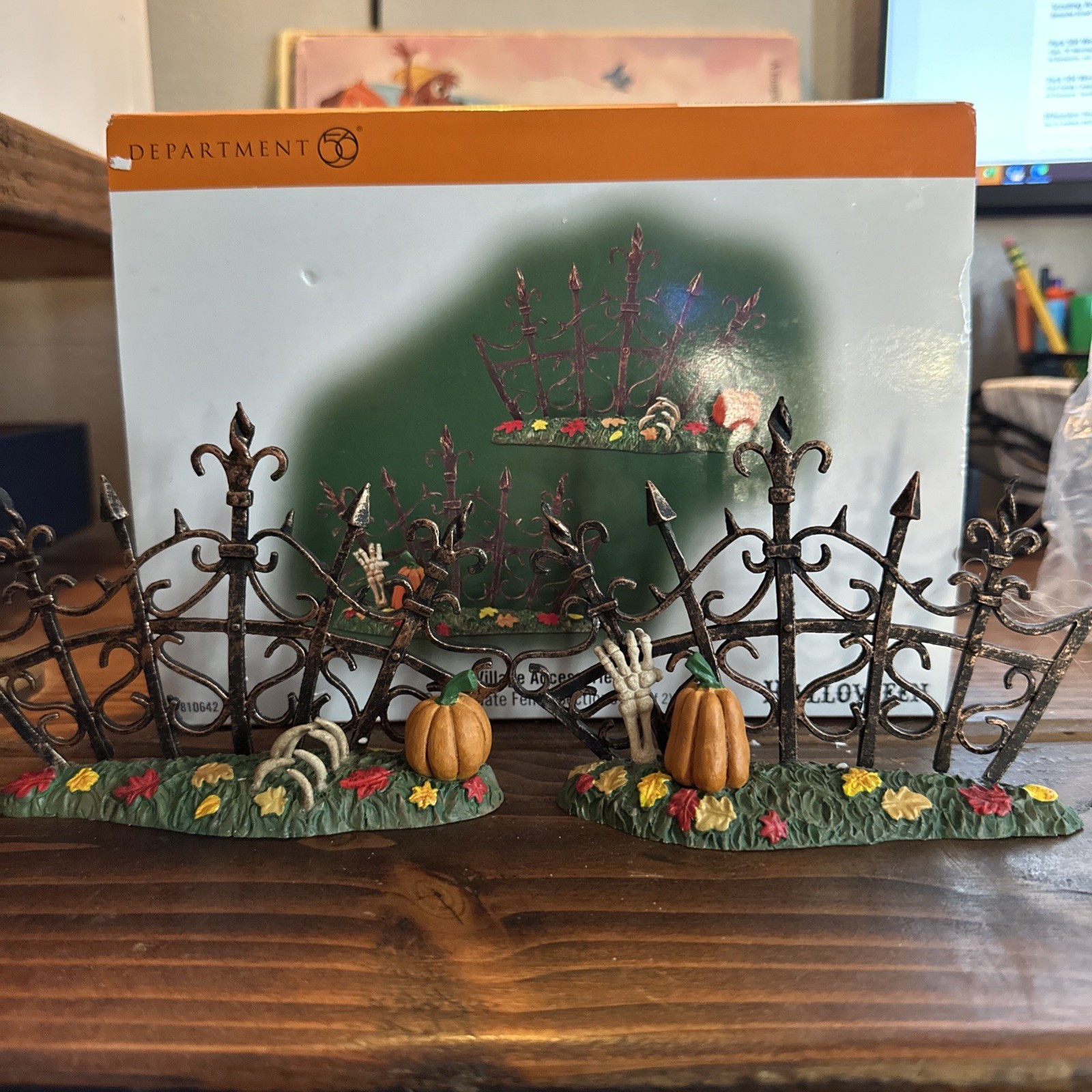 Dept 56 Halloween Gothic Gate Fence Sections Set Of 2 Village Accessories 810642