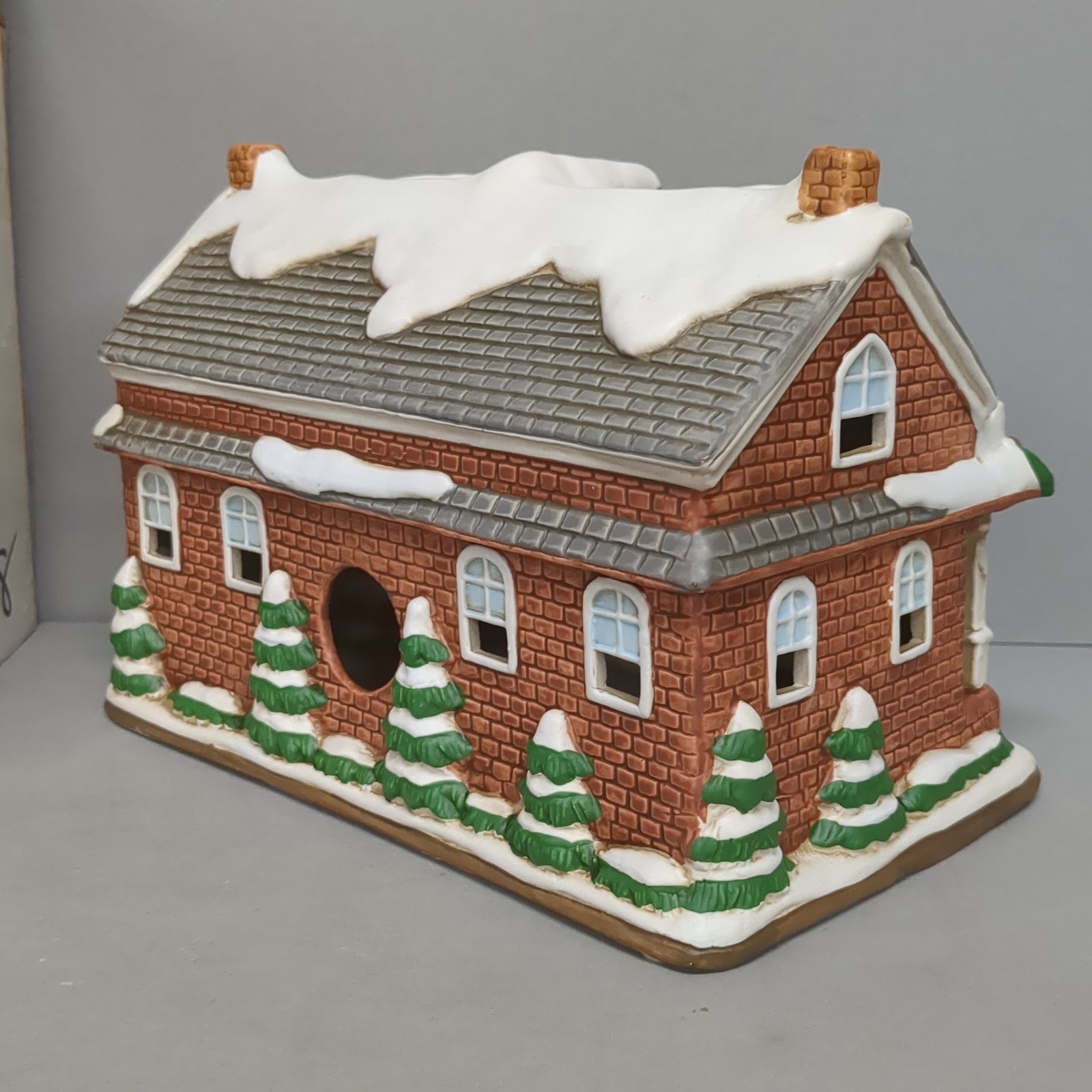 1994 Lefton Colonial Village Historical Museum Lighted Christmas Village 01328