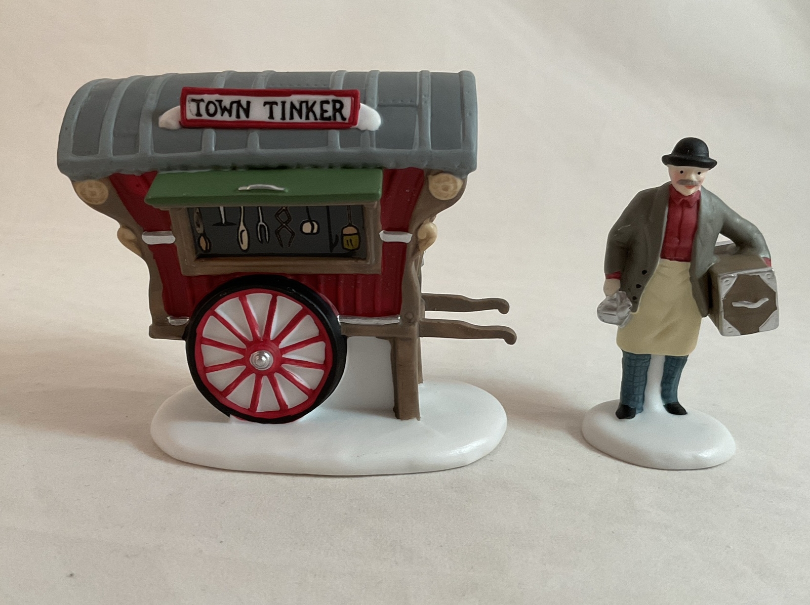 Department 56 #5646-4 Town Tinker Heritage Village Accessory Complete With Pots
