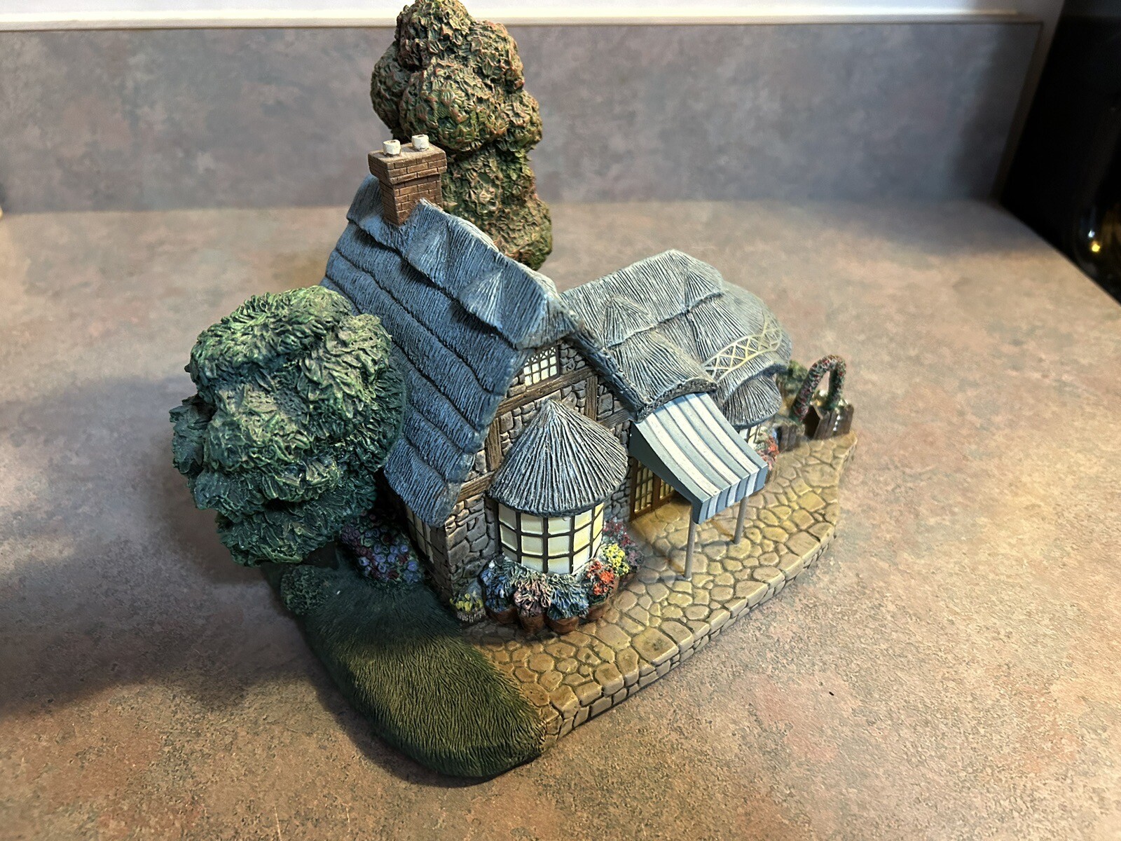 Thomas Kinkade Hawthorne FALBROOKE FLORIST Lamplight Village Light-Up Building