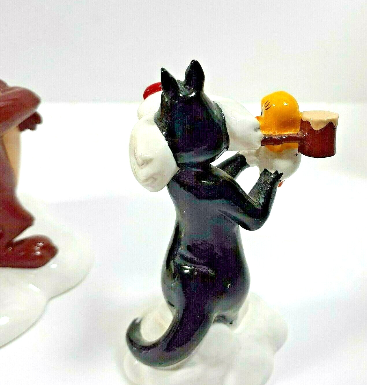 Looney Tunes Dept 56 Snow Village Animation Film Festival Bugs Bunny Taz Tweety