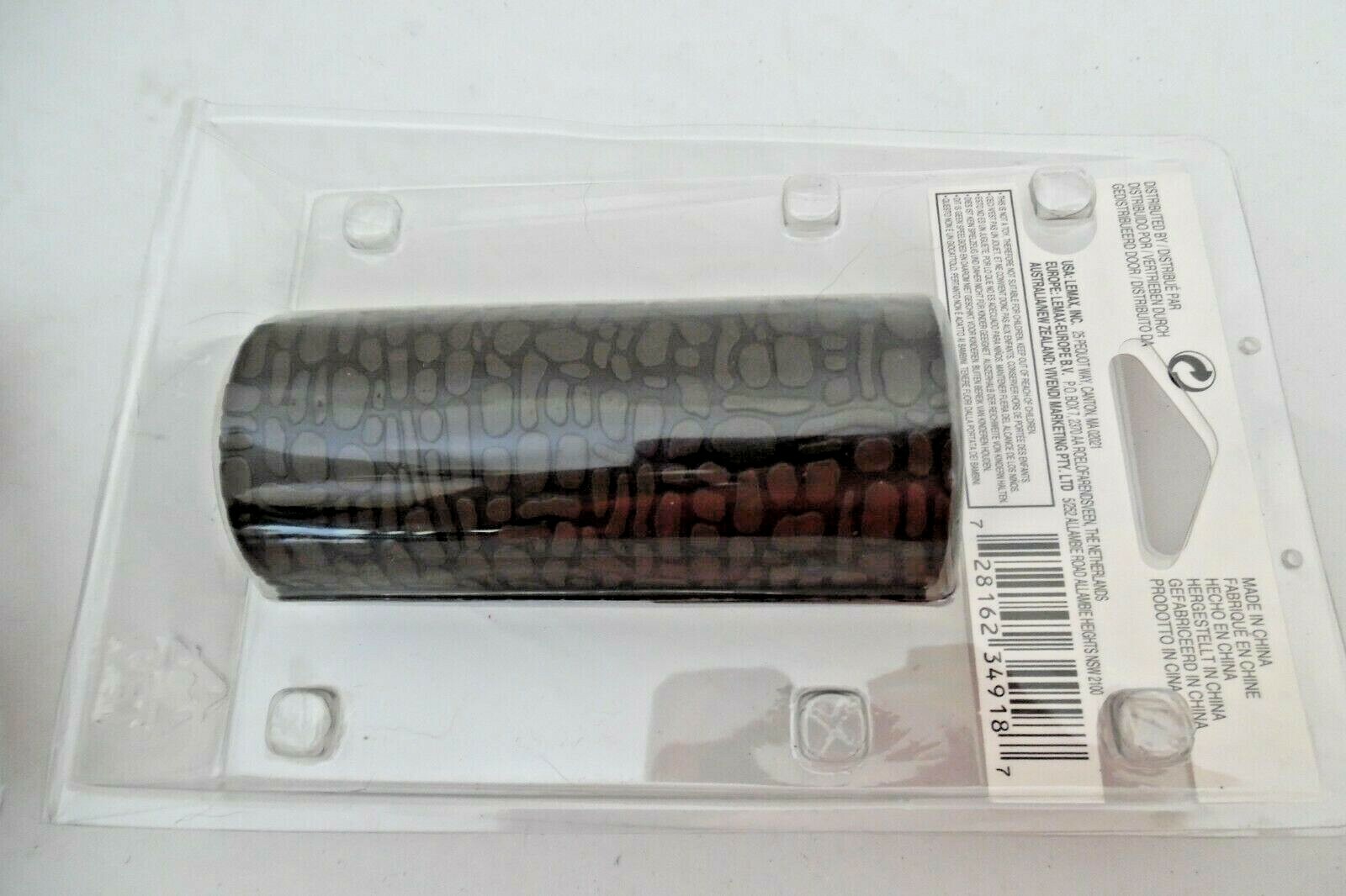 Lemax Village Accessory 2003 LARGE PEBBLE RD & LARGE BRICK RD (3.5W x 30″L)