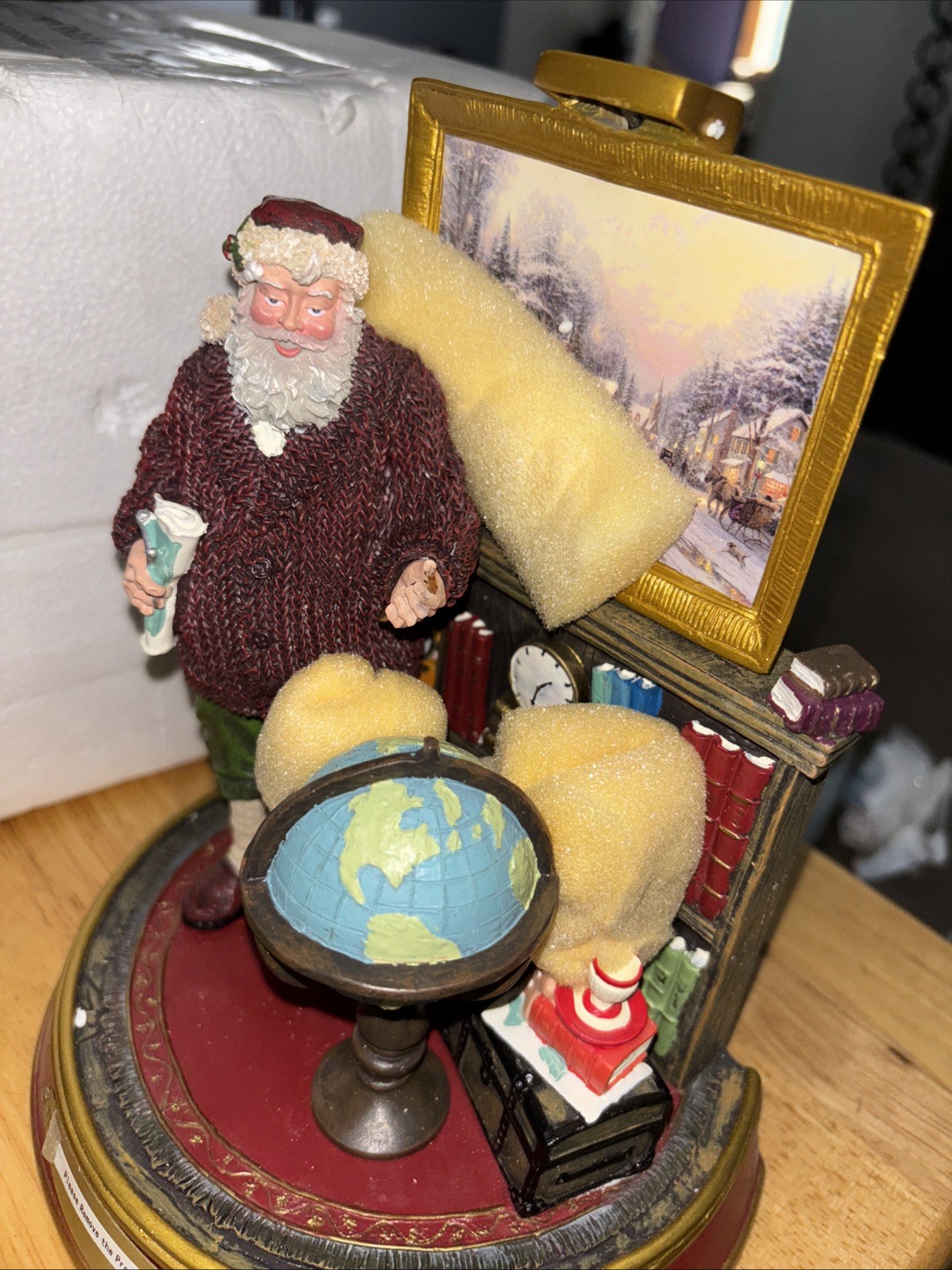 Thomas Kinkade Santa Claus Figurine The Wonder of Christmas Decoration Lighting