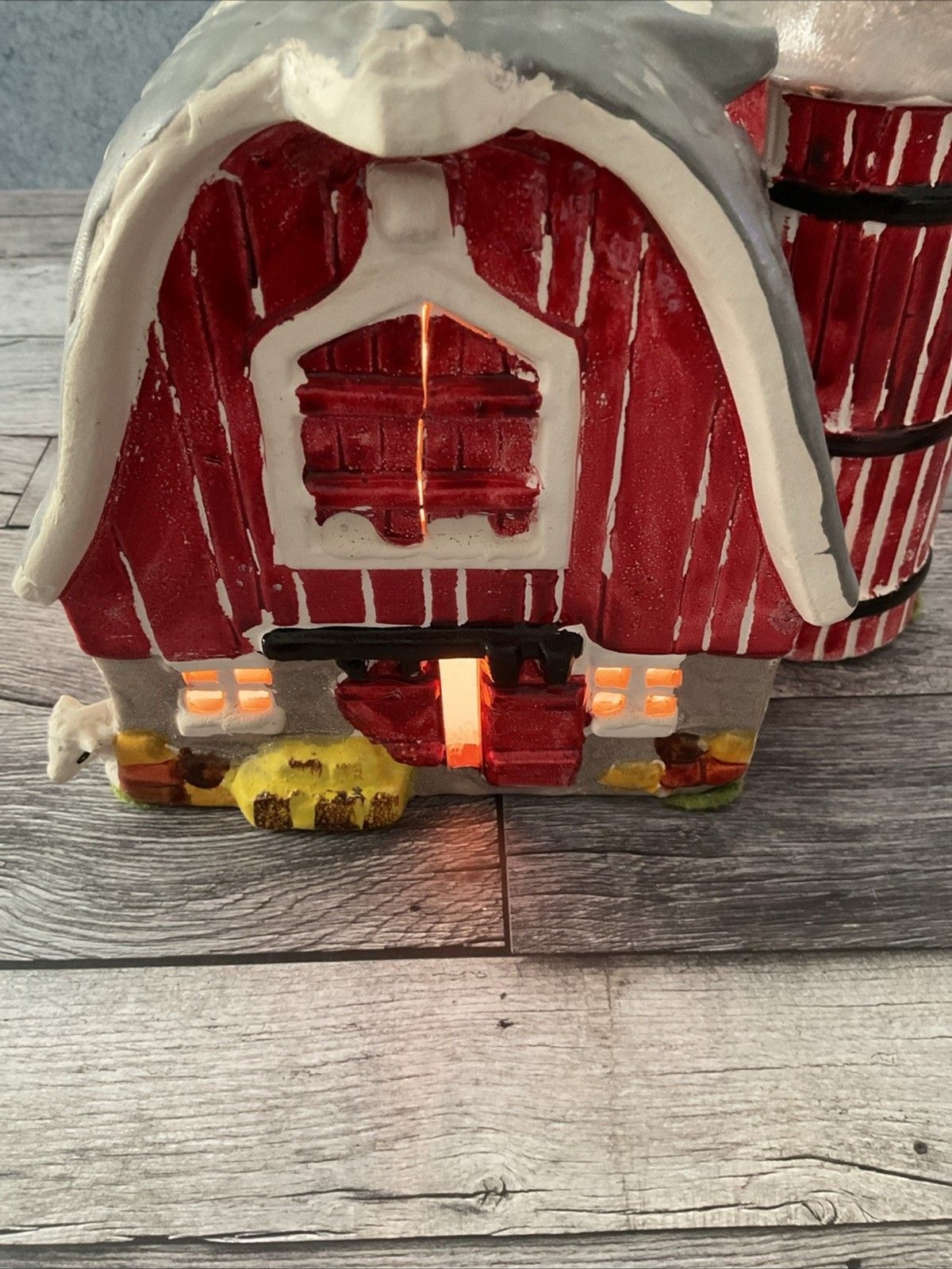 Vintage Department 56 Snow Village Red Barn & Silo.Snowhouse Series no box