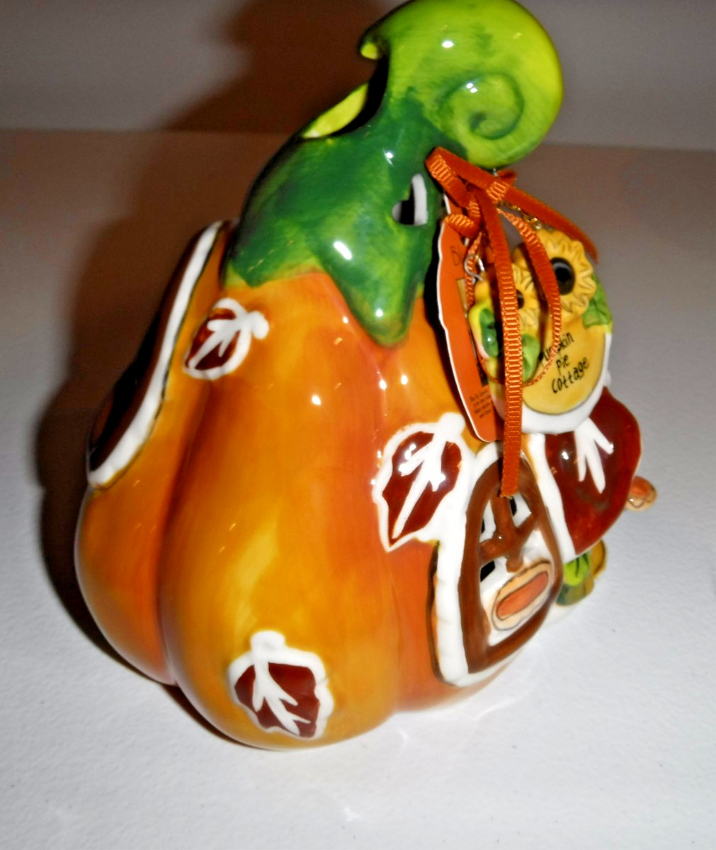 Blue Sky Clayworks Pumpkin Pie Candle House FALL Thanksgiving Village House NEW