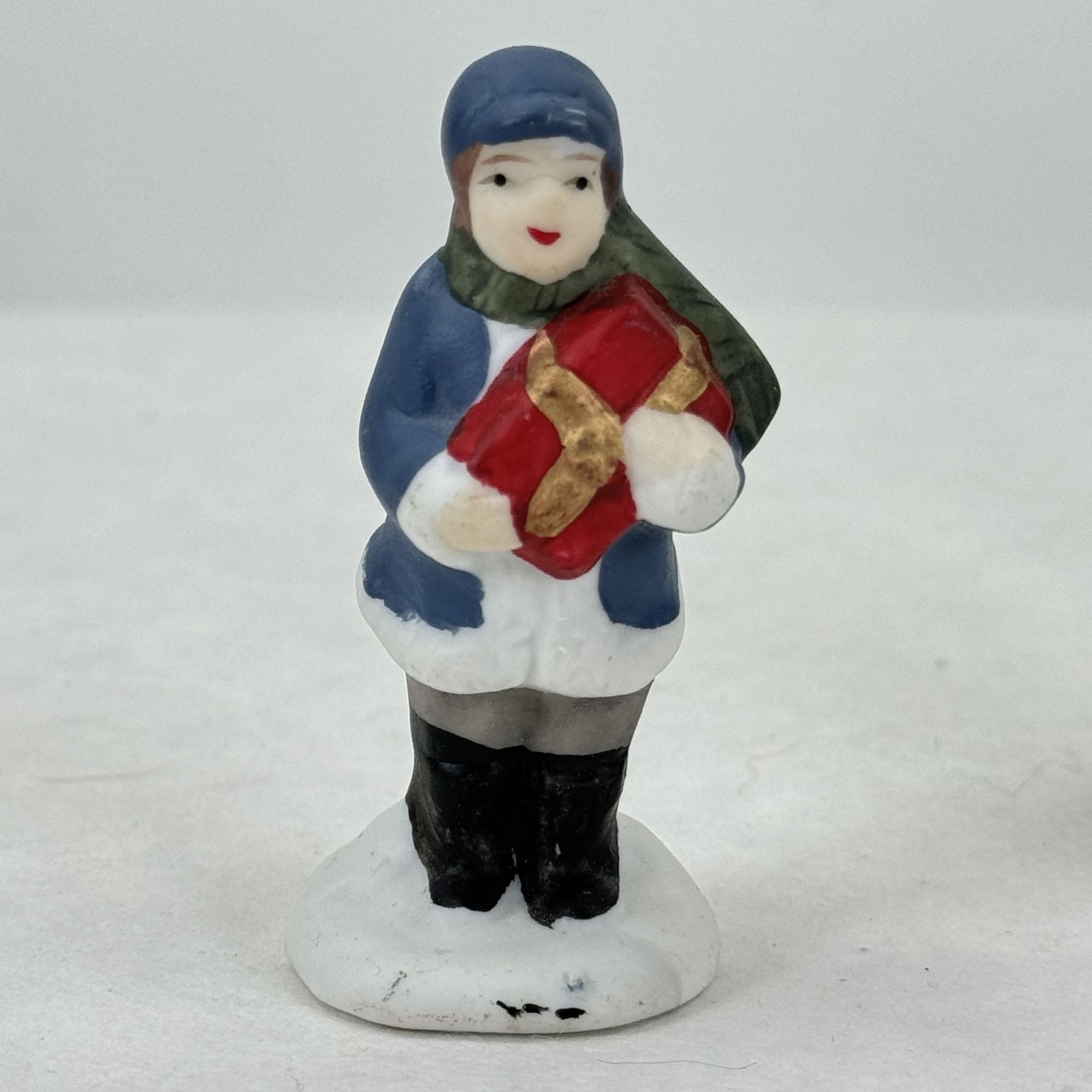 Vtg Christmas Village Accessories 3 Miniature Figurines 2 White Picket Fence