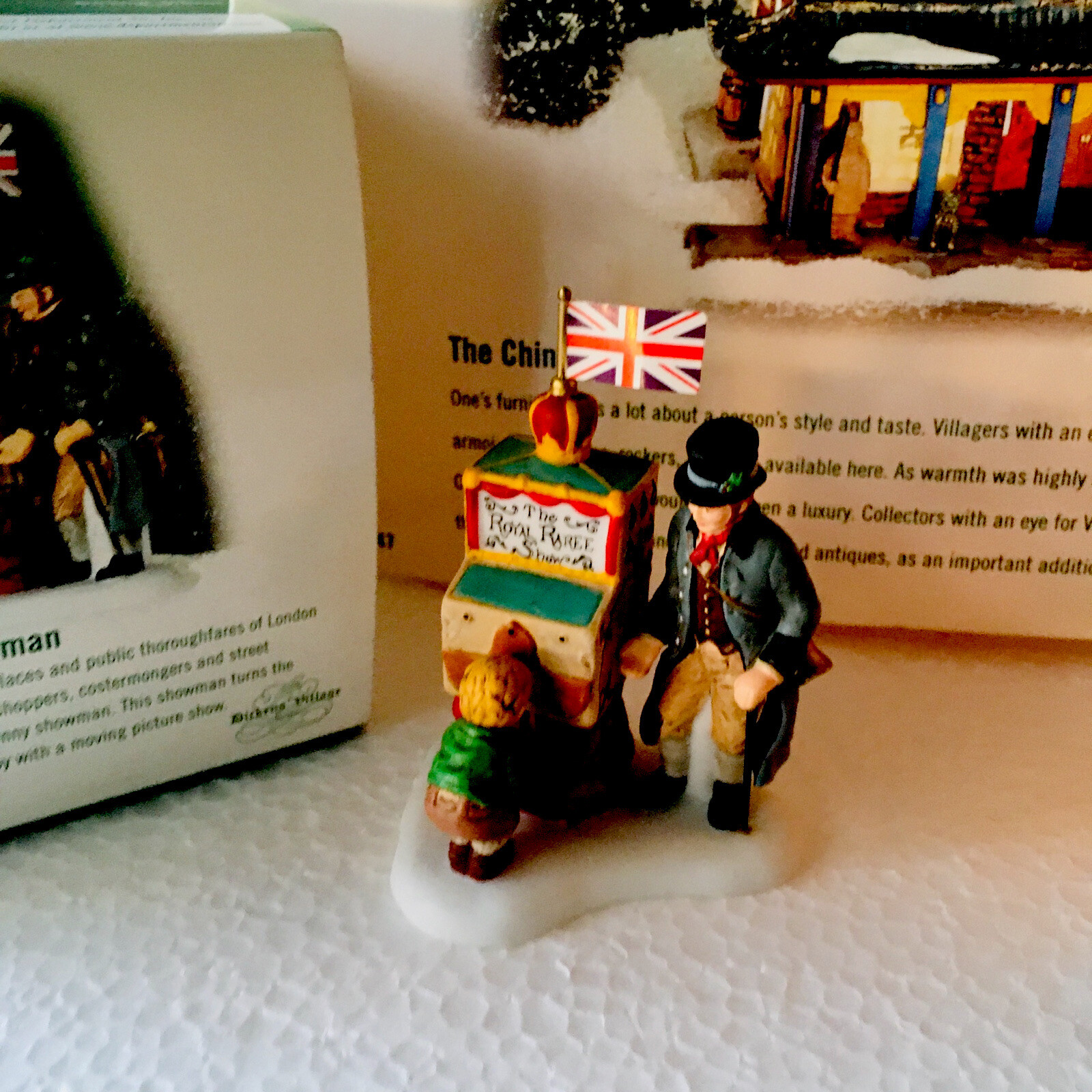 Dept 56 THE CHINA TRADER Dickens Christmas Village Building w/ Halfpenny Showman