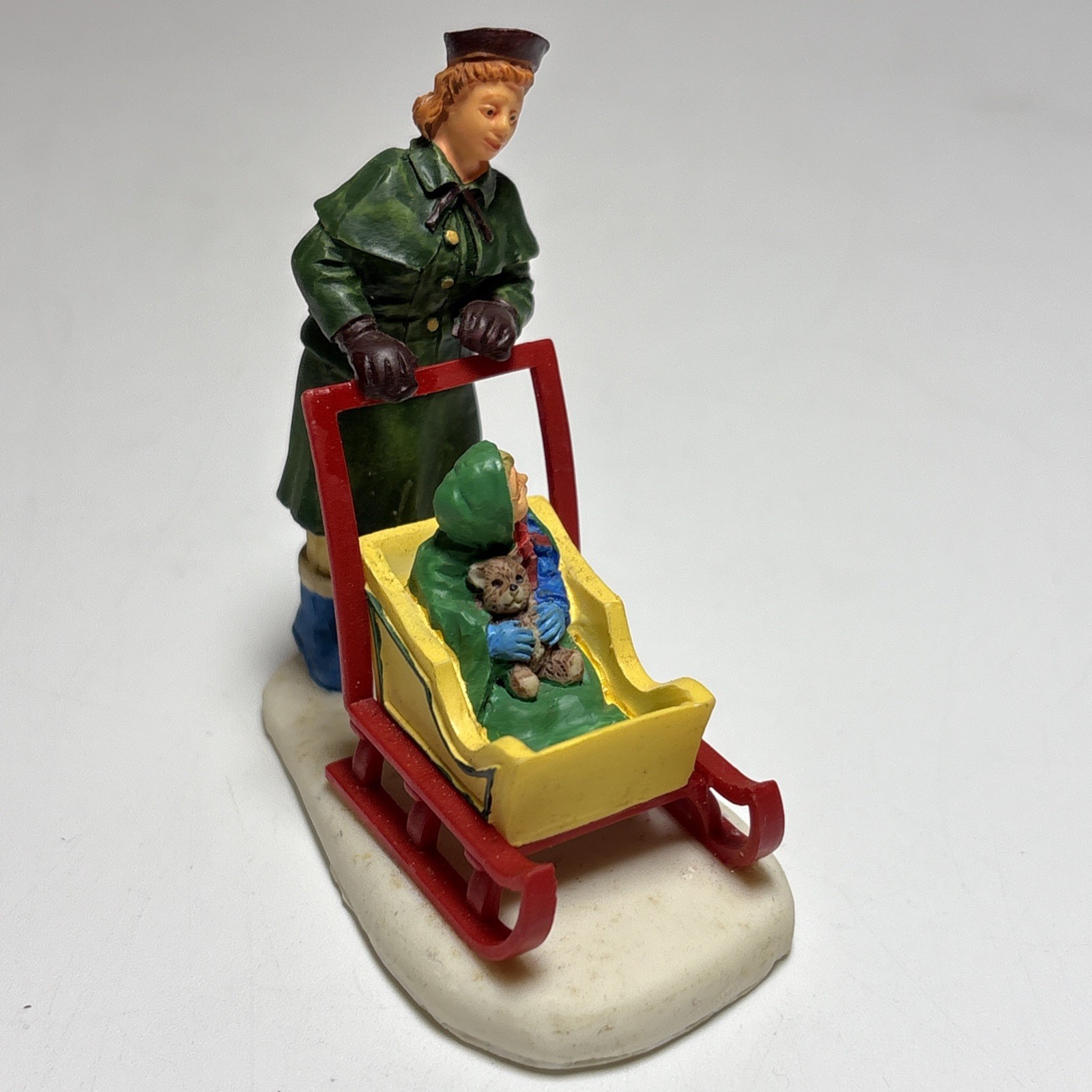 2002 Lemax Village Figurine Coventry Cove Carriage Sled Mother Child Poly Resin
