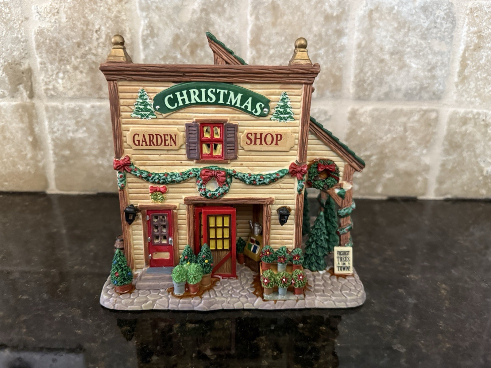 Lemax 2007 Christmas Garden Shop Coventry Cove #75596 Pine Wreaths Poinsettias
