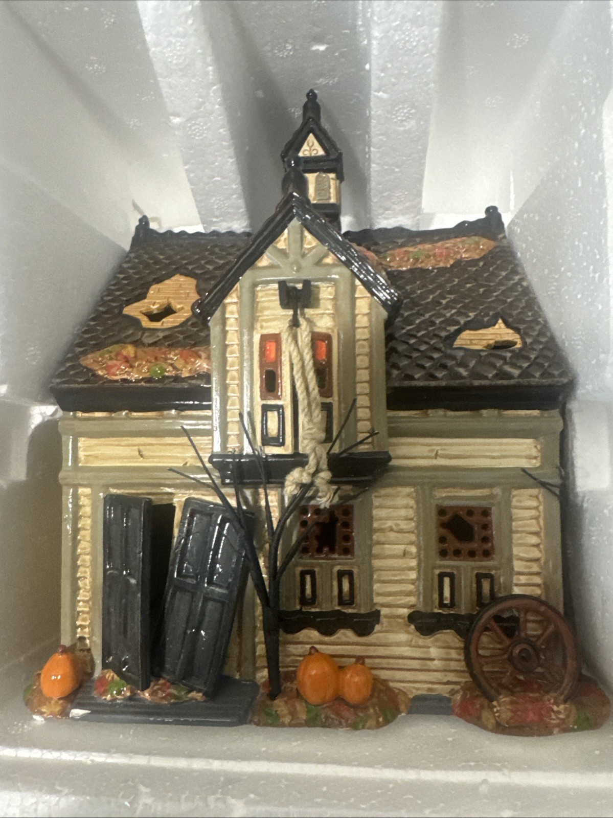 Department 56 Snow Village Creepy Creek Carriage House Halloween 55055