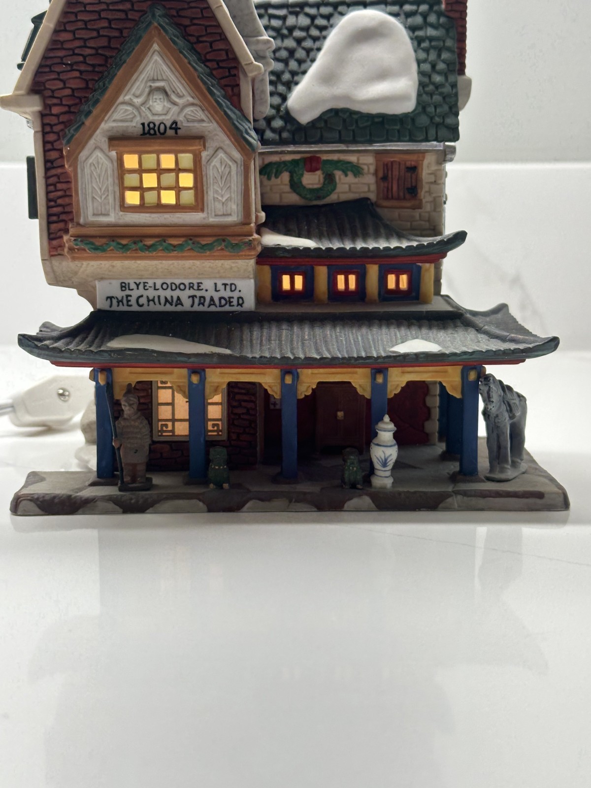 Dept 56 The China Trader” Dickens Village Lighted Building 58447 *read*