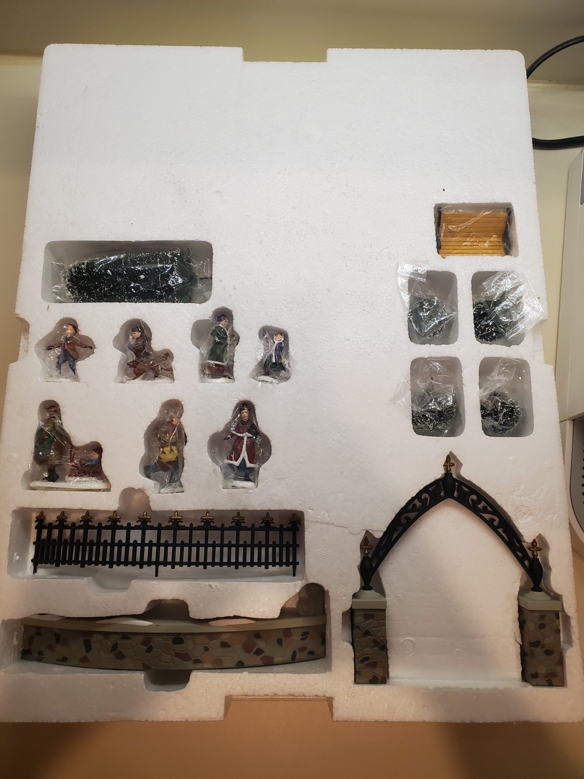 NEW MOTOR INSTAL’D – Dept 56 “All Around The Park” Village Accessory (COMPLETE)