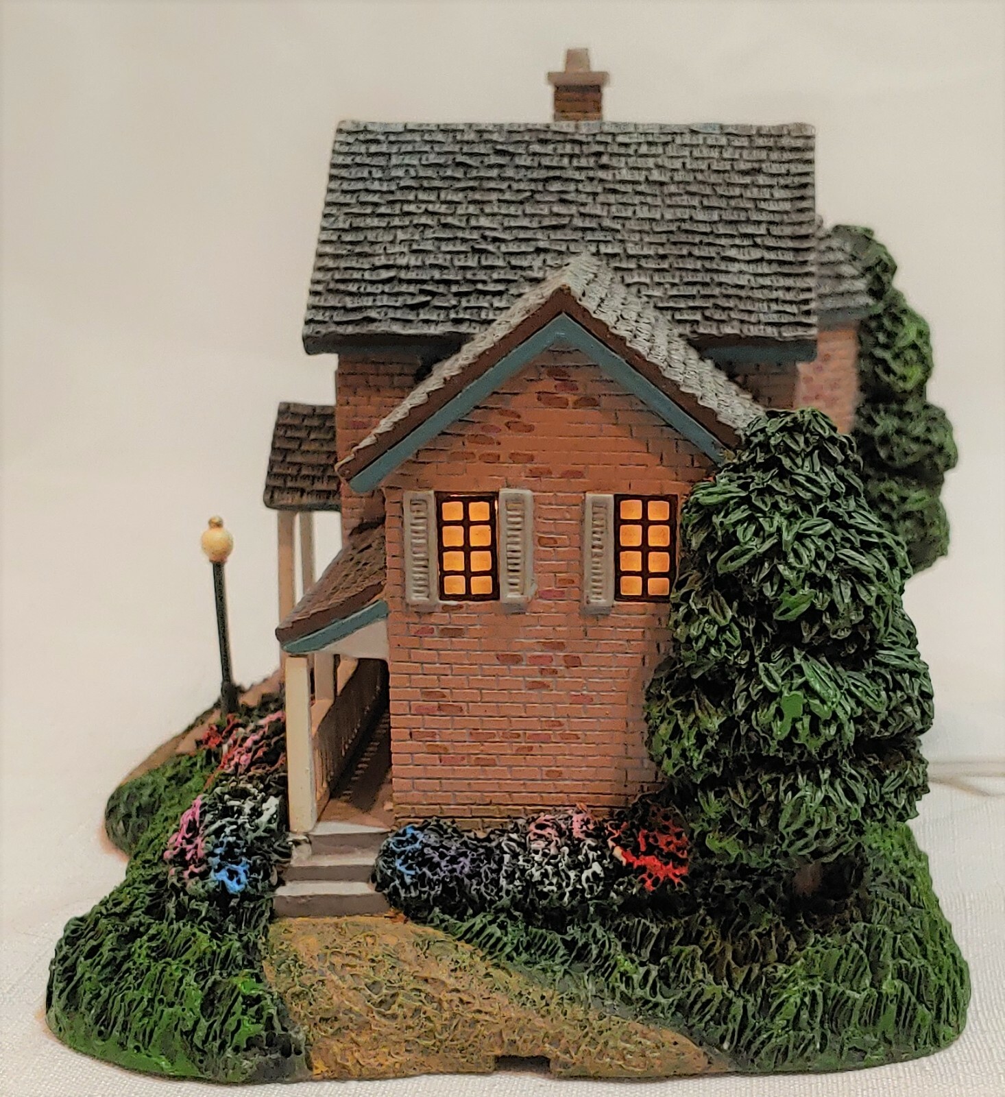 “Moonlit Homestead” 79567 Thomas Kinkade Lamplight Village 2002 w/COA