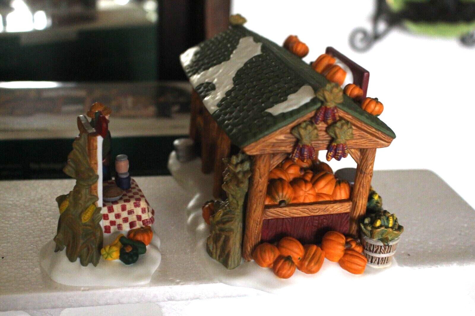 Department 56 Farmer’s Market (Set of 2) New England Village Series #56637