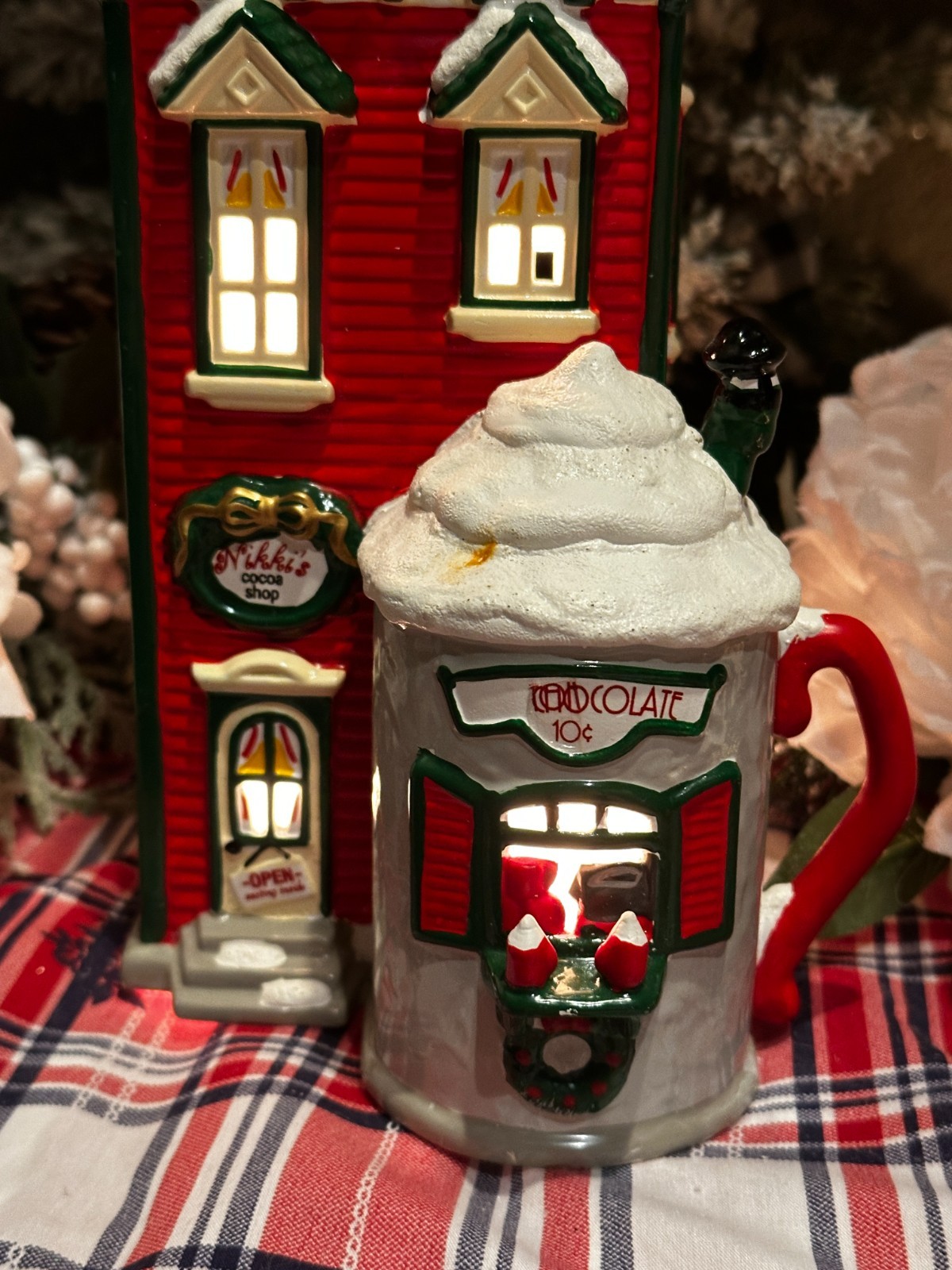 Dept 56 Kringle’s toy Shop & Nikki’s Cocoa Shop Snow Village Series Lot of 2