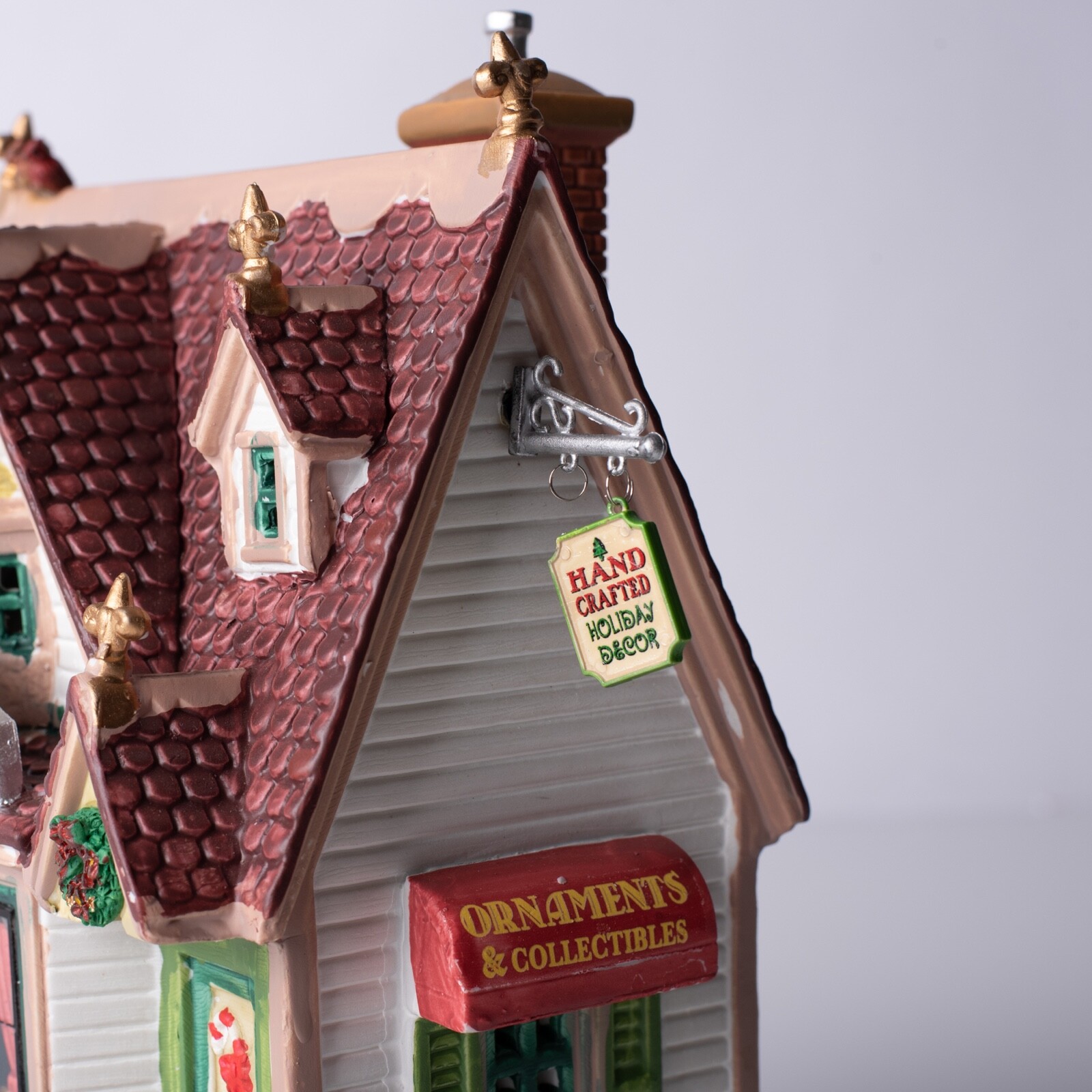 Lemax Christmas Time & Trimming Village House Holiday Display Building 25366