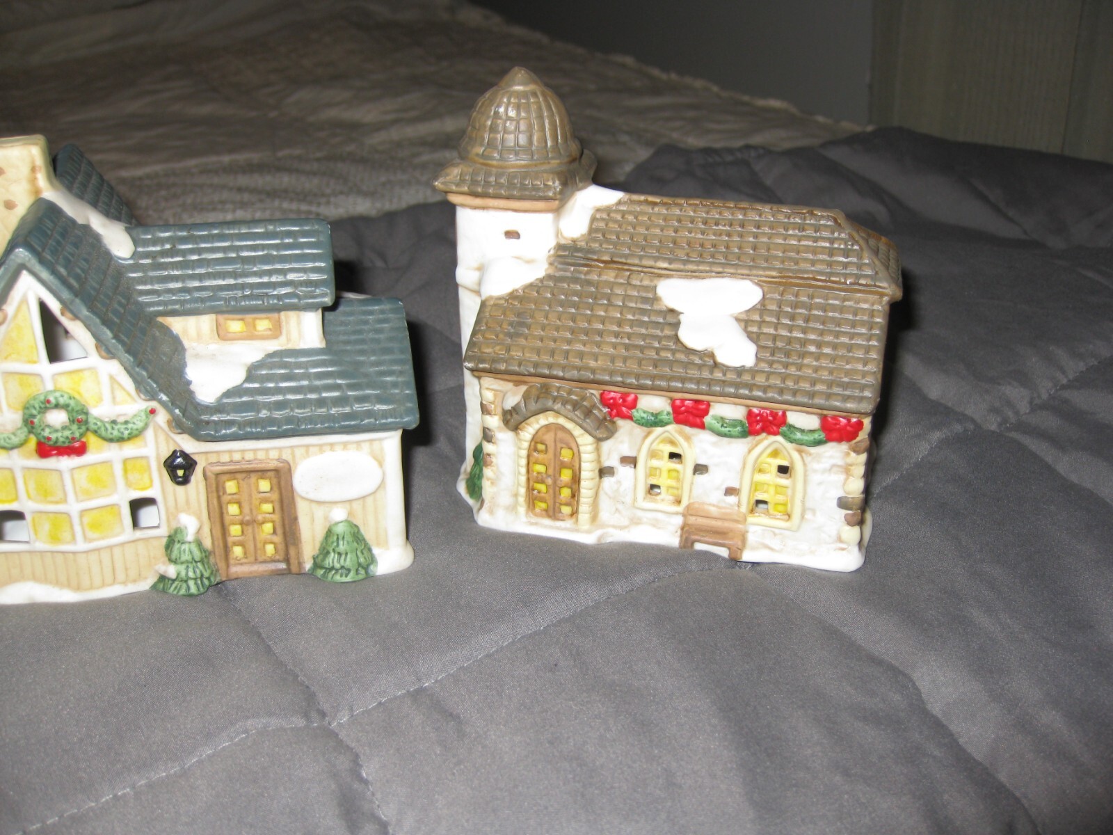 5 PORCLEIN CHRISTMAS VILLAGE CHURCH,VARIETY STORE,ST. MARIA SCHOOL ,2 HOMES