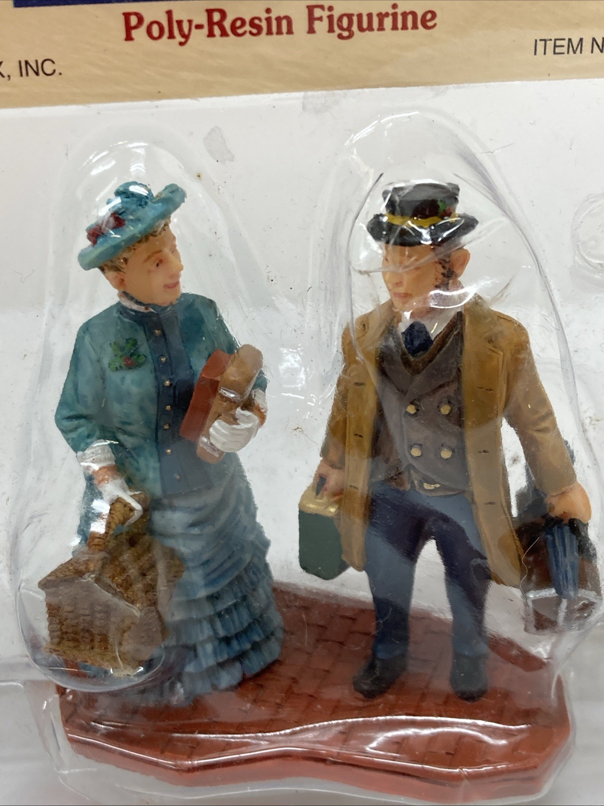 Lemax TRAVELLING COUPLE #12507 Poly-Resin Figurine Christmas Figurs 2001 NOS