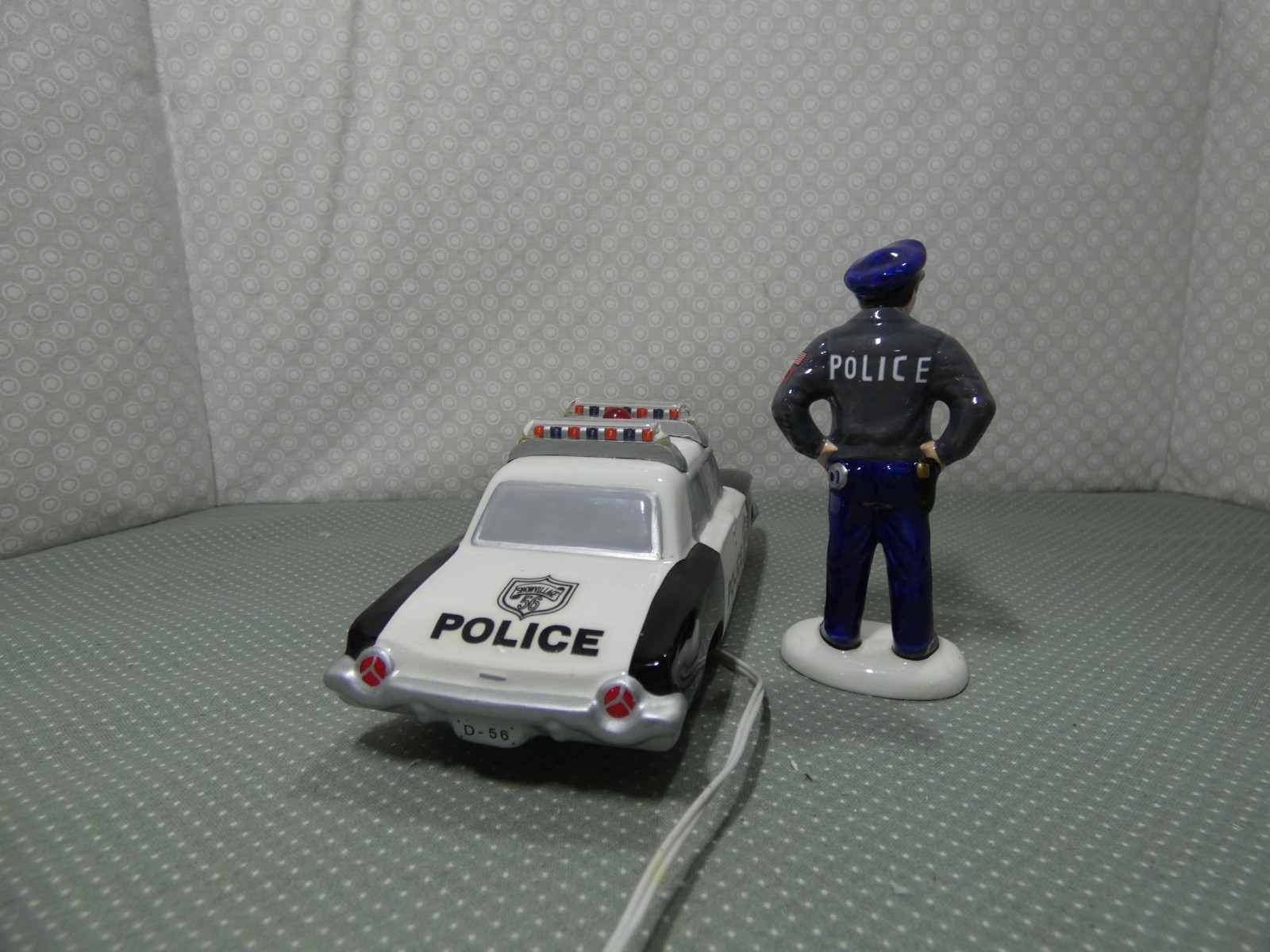 Dept 56 “On The Beat” #55119 – Snow Village – Tested and Works – Police Officer