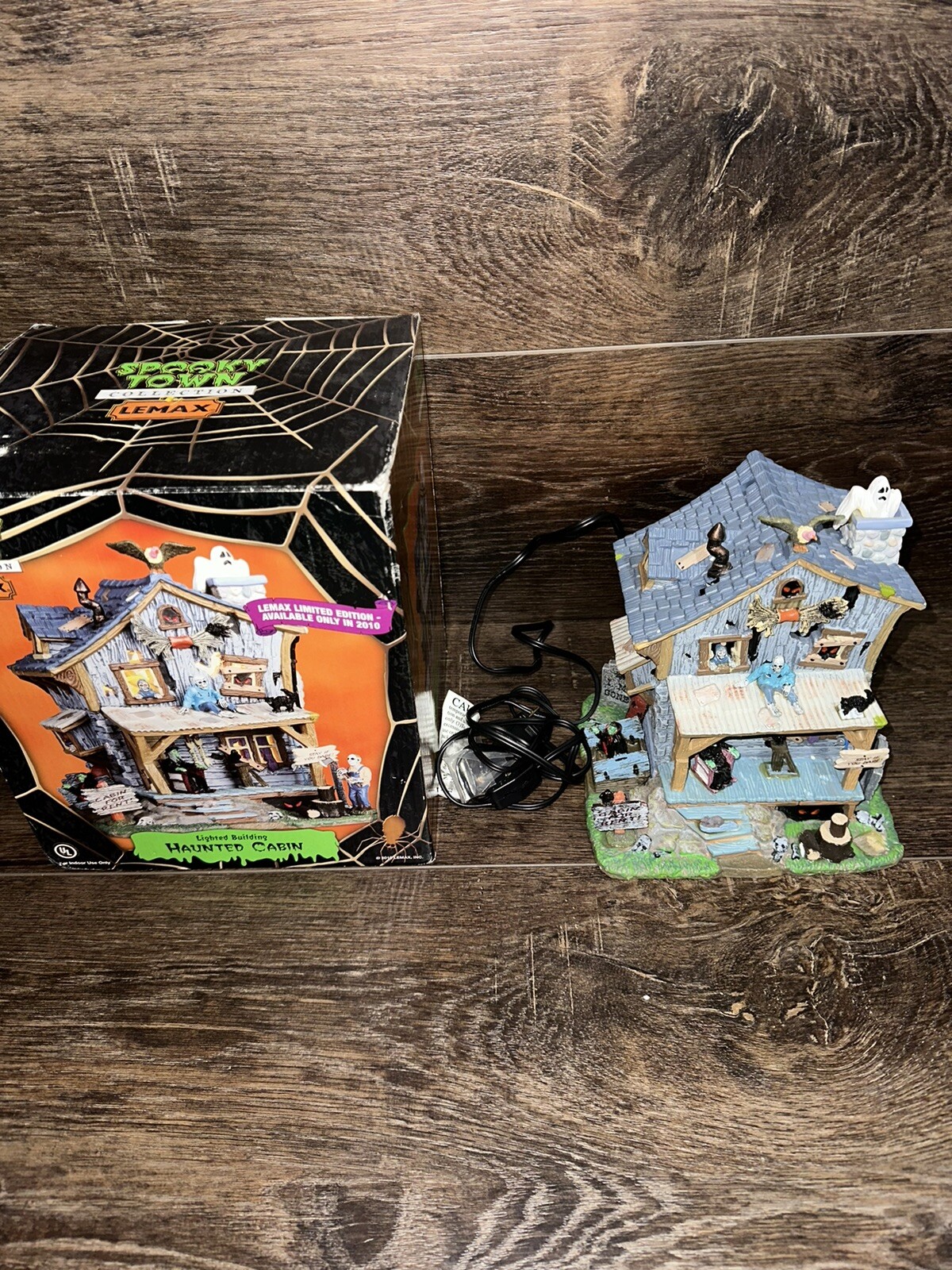 Lemax Spooky Town Haunted Cabin 2010 Limited Edition With Box Rare WORKS