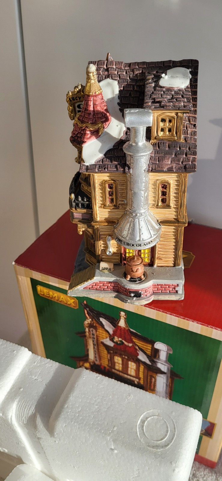 ( 1) Lemax Season’s Greetings Christmas Lucy’s Chocolate Shop Caddington Village