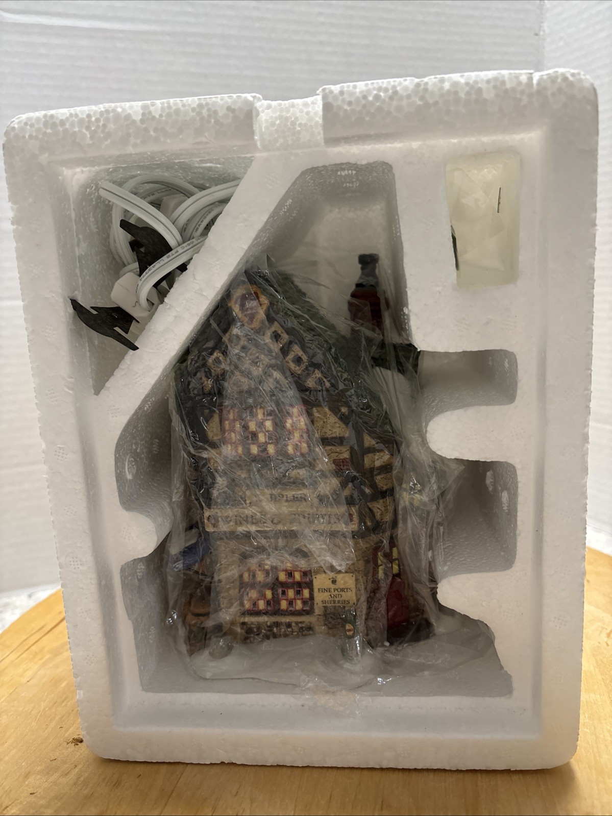Department 56 Dickens Village Series#58725 E.Tipler Agentfor Wine&Spirits