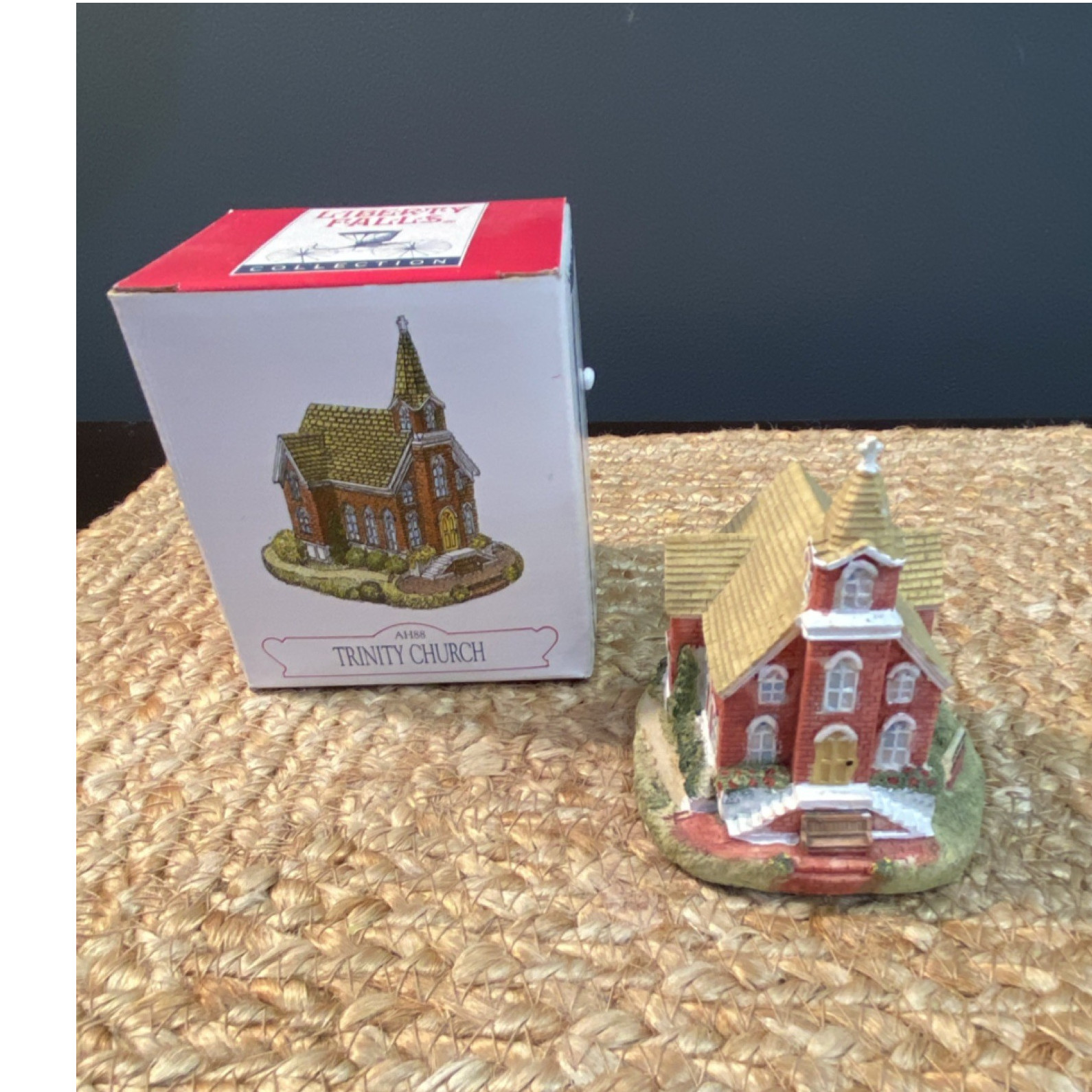 Liberty Falls Trinity Church – Vintage AH188 – In Box