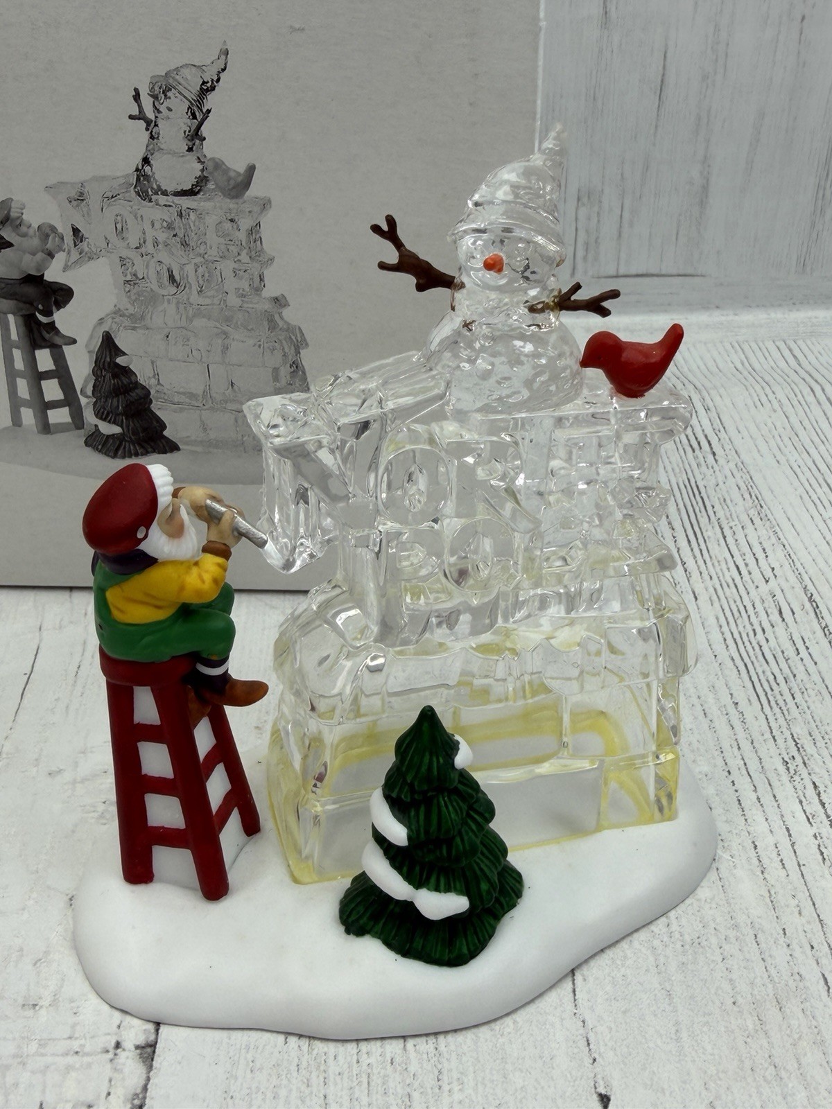 Dept 56 North Pole A Busy Elf 56366 Figurine Original Box & Sleeve