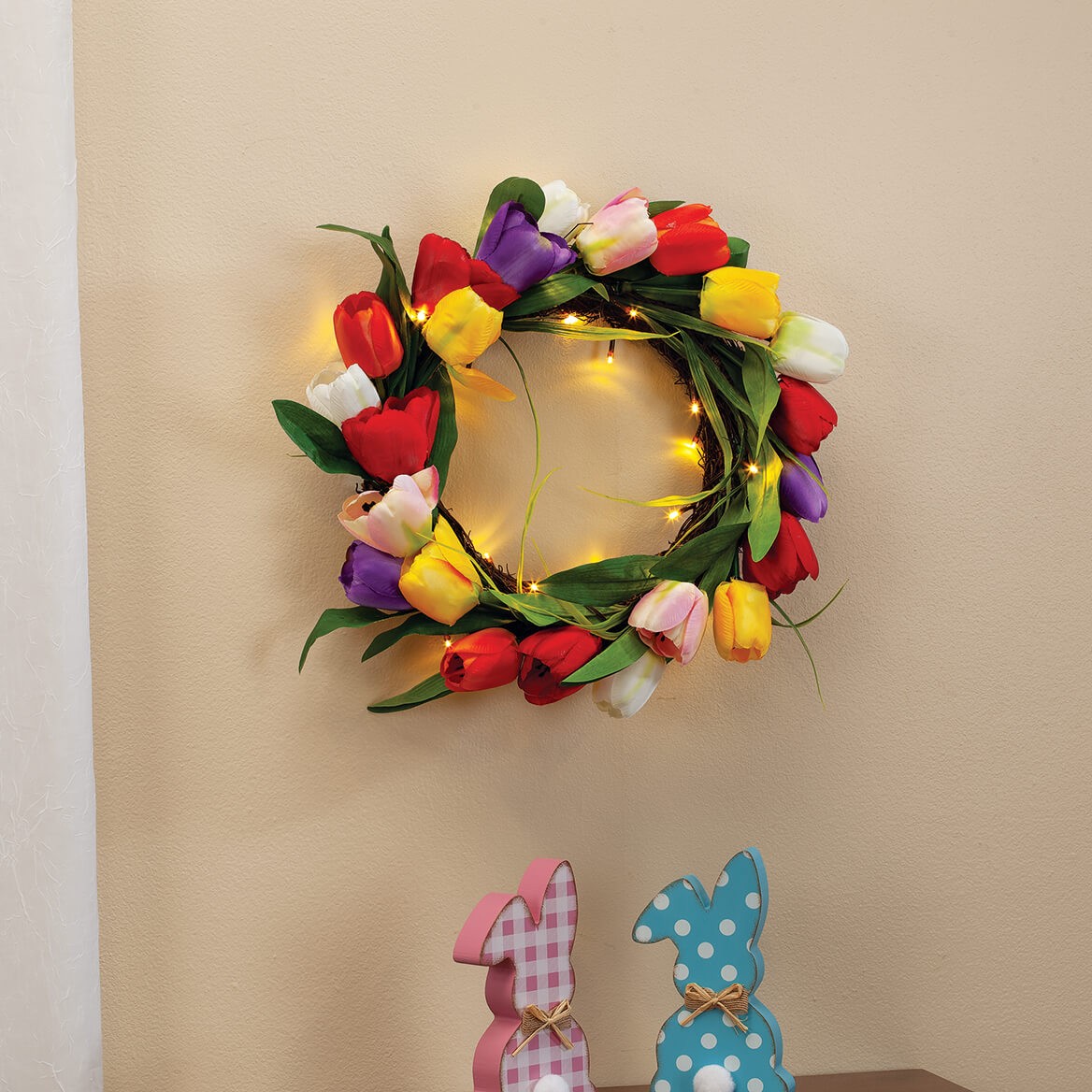 Lighted 18″ Tulip Wreath by Oakridge