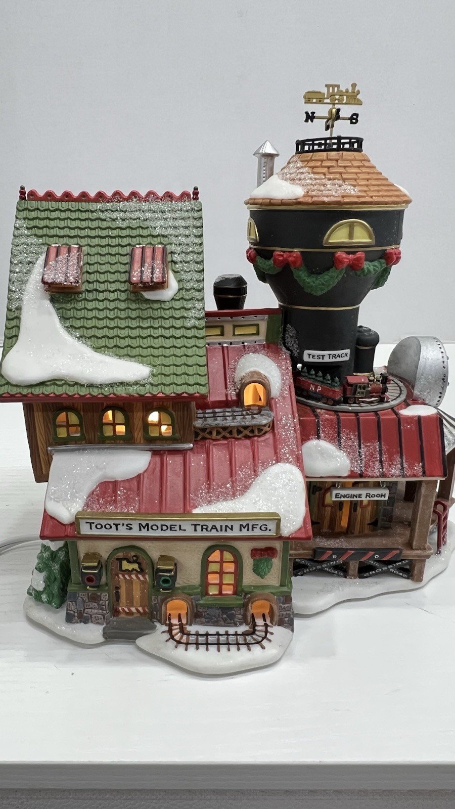 Dept 56 North Pole Series “Toot’s Model Train Mfg. “ 25th Anniversary 56728 Read