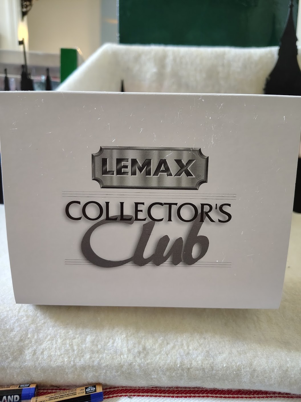 Lemax Collectors Club – Sandy’s Sweet Shop set of 2 – 2001