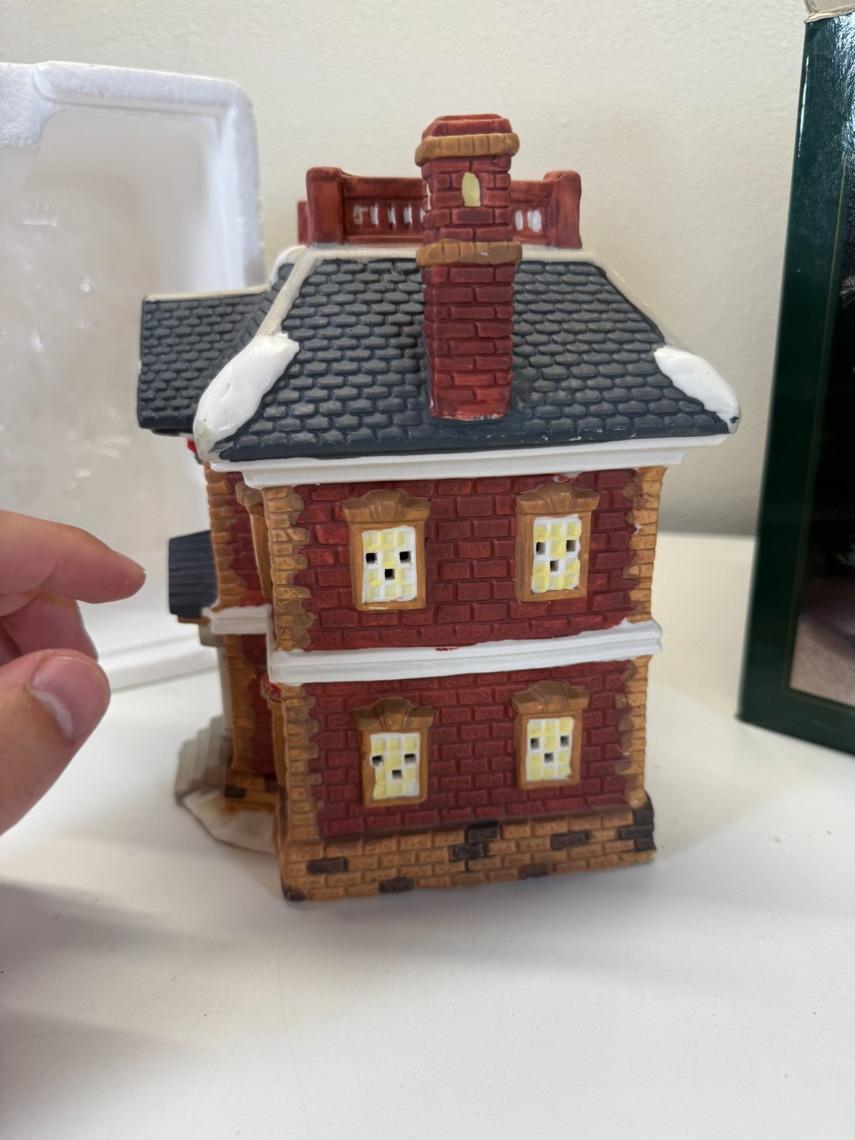 Heartland Valley Village House, Boarding & Lodging School w/ Box, No Light