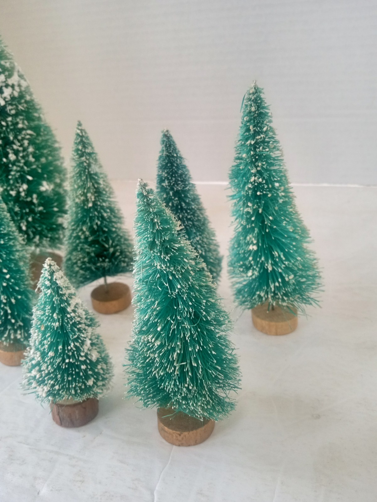 Vintage Sisal Bottle Brush Trees Wood Base Lot of 8 Christmas Village Modeling