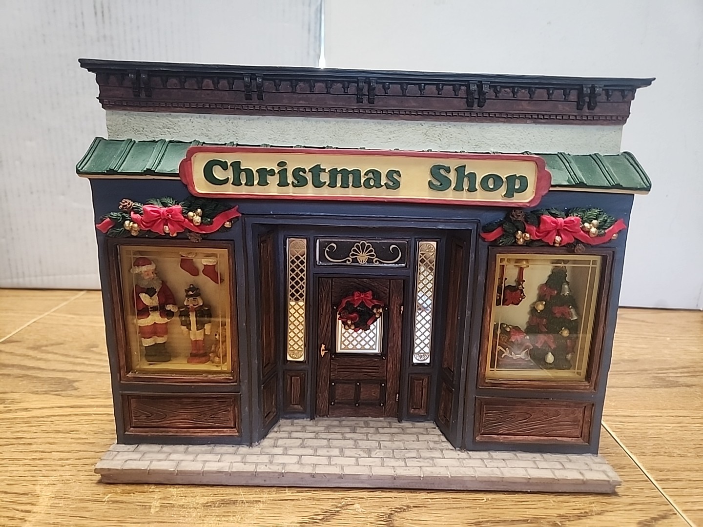 Lemax 1997 Memory Makers Lighted Christmas Shop Storefront 77058