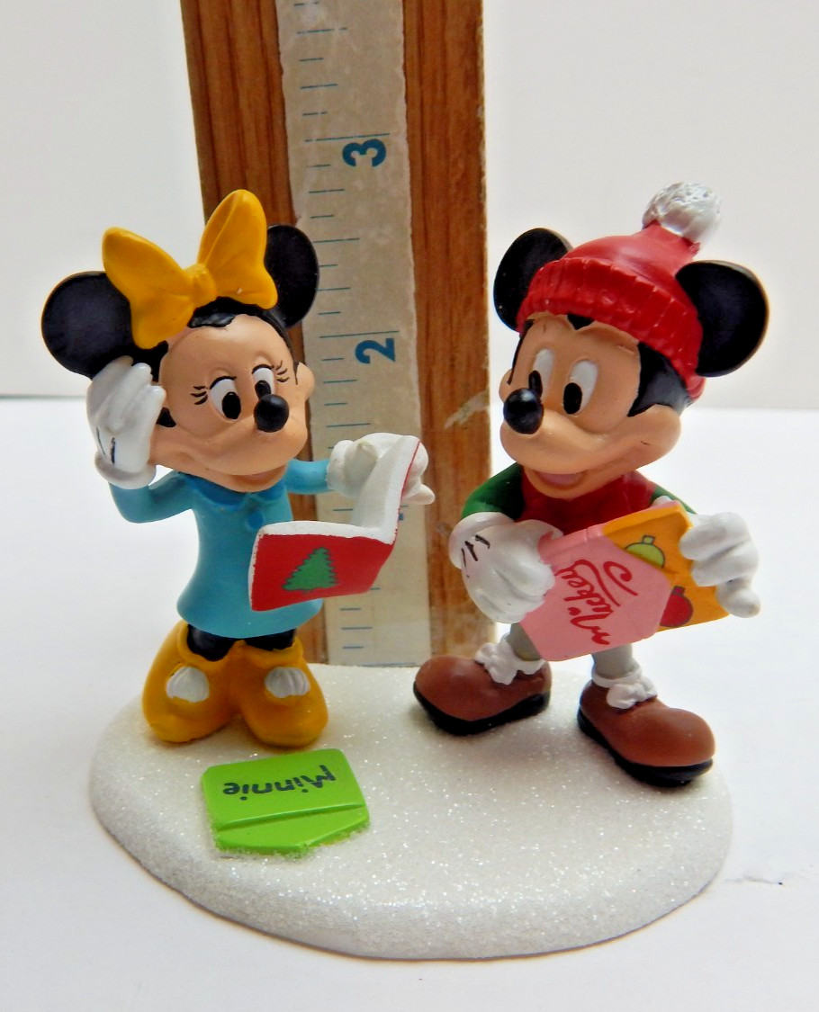 Dept 56 Mickey’s Merry Christmas Village Mickey & Minnie Card Exchange #4057264
