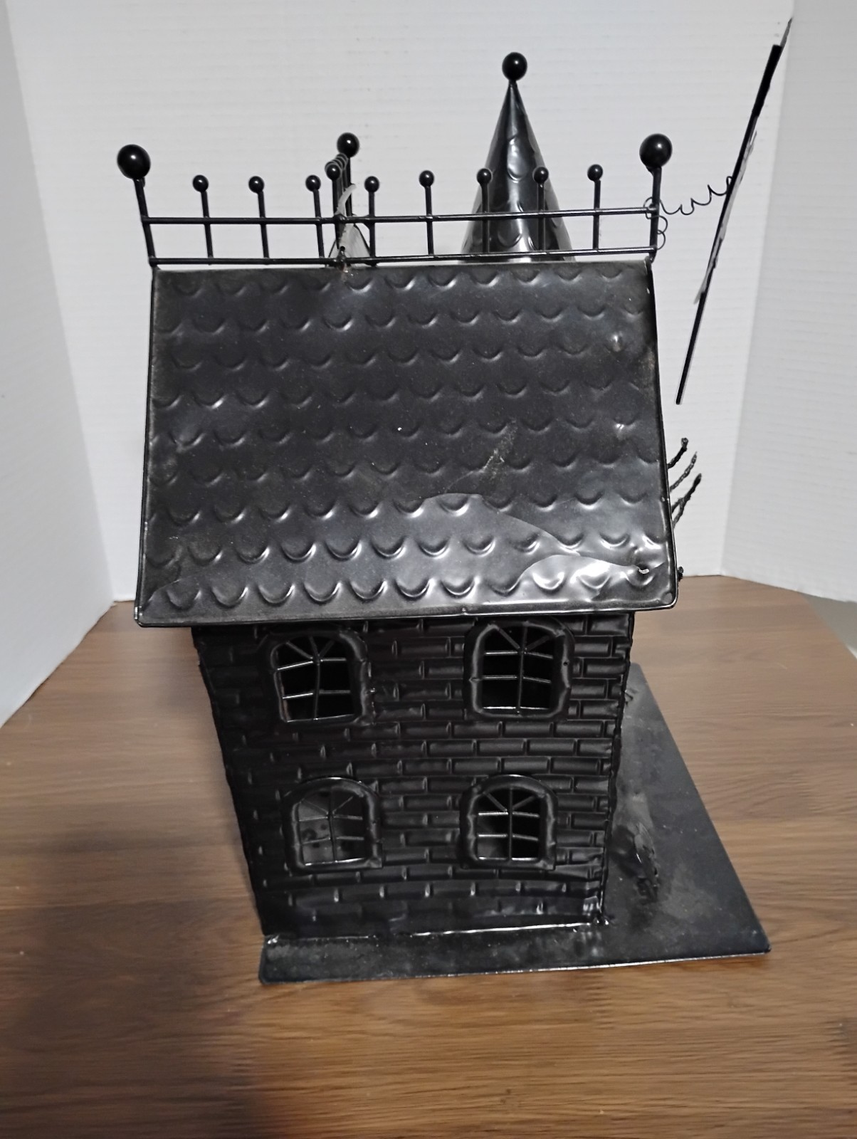 Black Metal Spooky Haunted House Tea Light