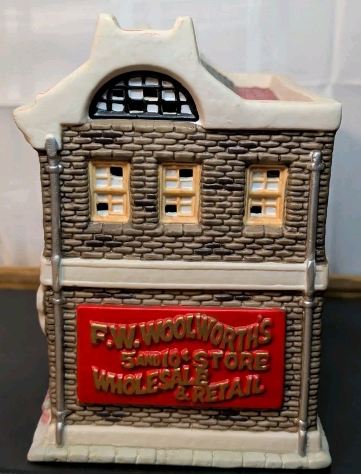 American Village F.W. WOOLWORTH 5 10 DIME Store Front Christmas Building Decor