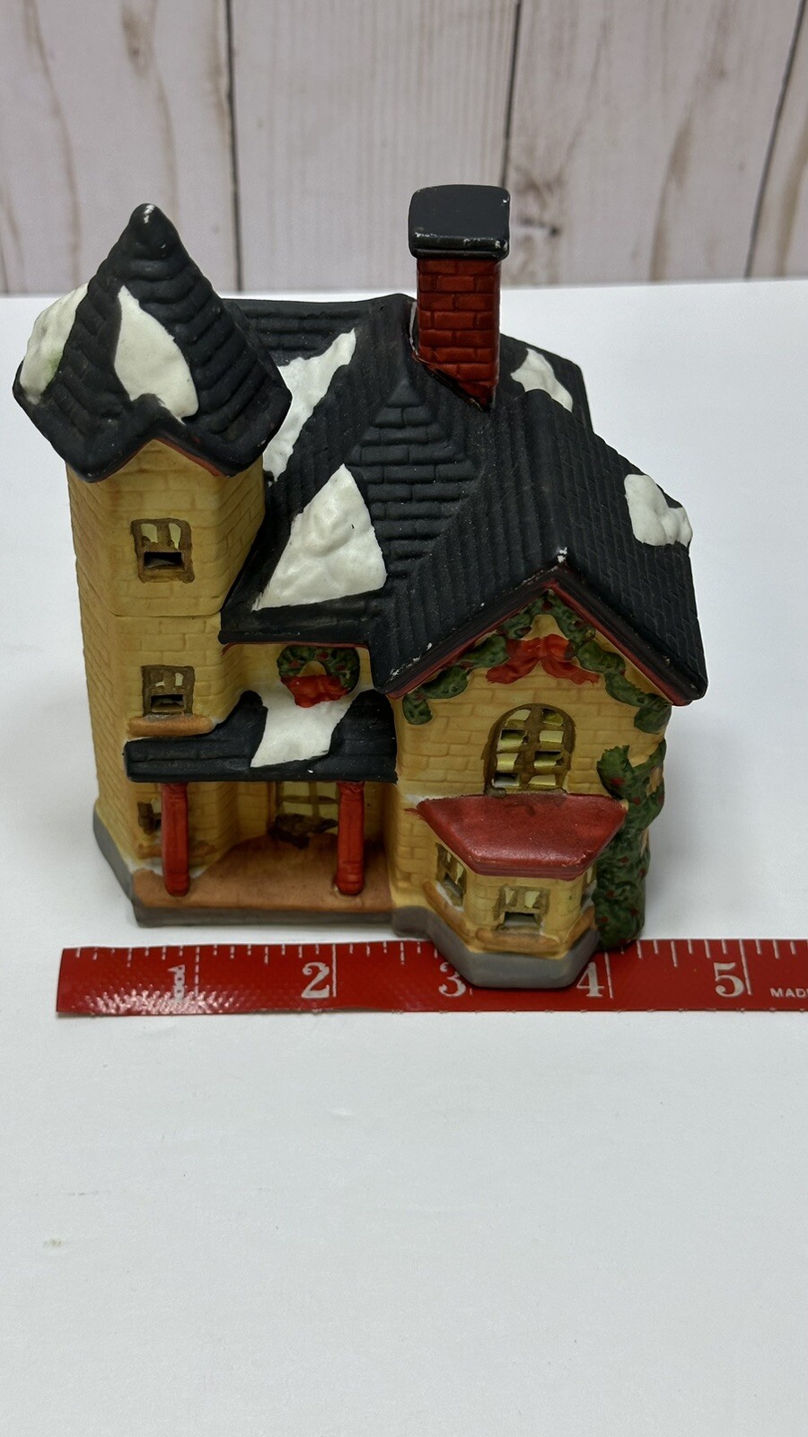 Vintage Christmas 1995 Santas Best Village Victorian Village *Repaired Chimney*