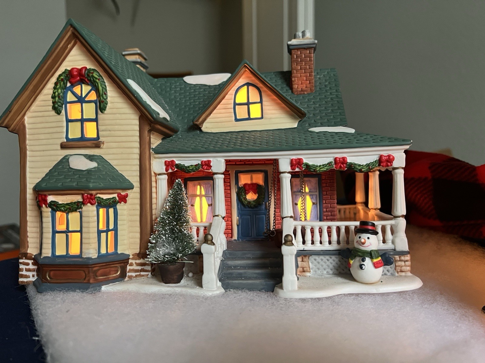 Christmas Village Accessories Set 26 Pieces, Approx. 2.5″ Tall