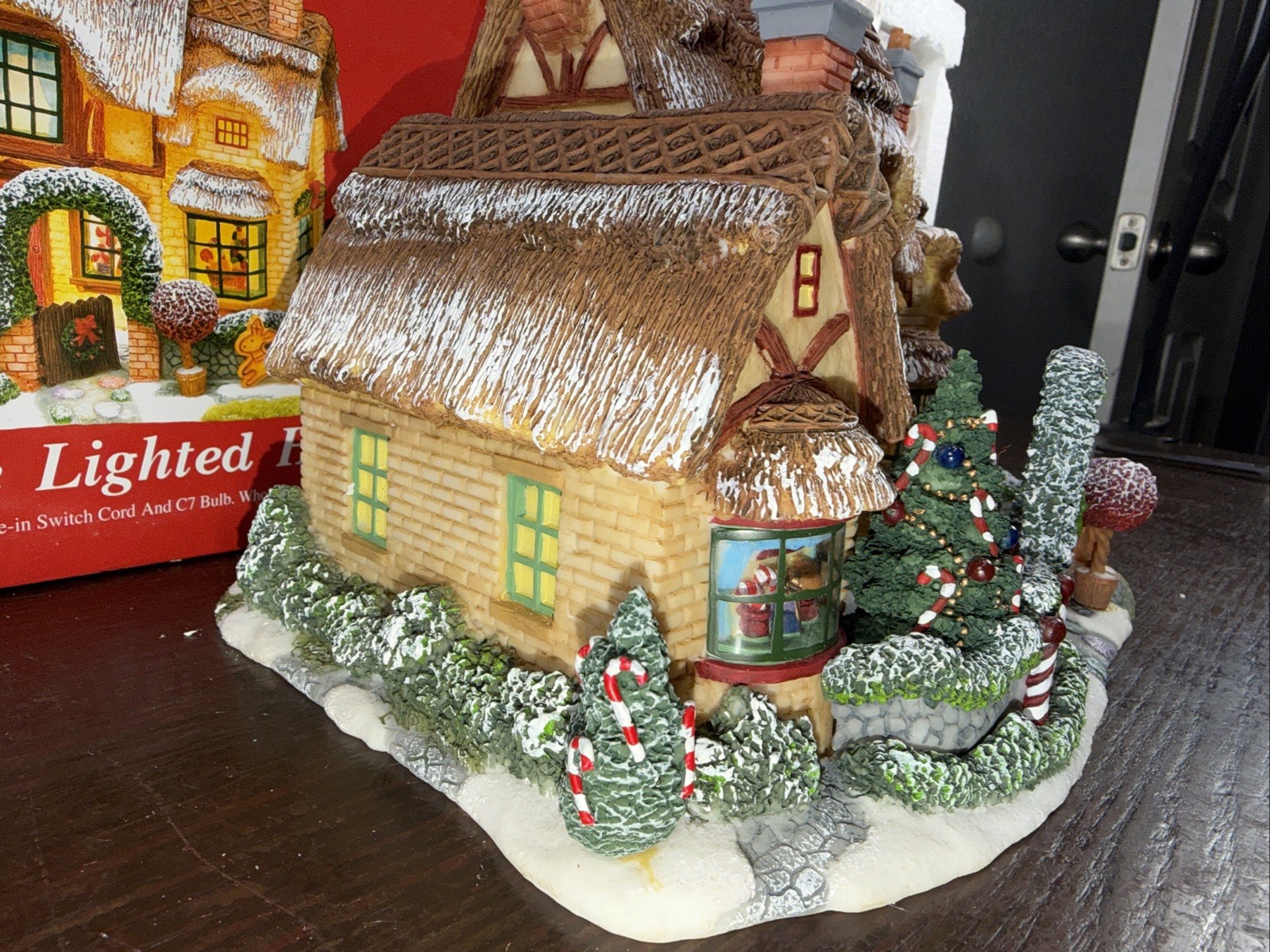 Limited Edition Sugarplum Valley Deluxe Lighted Home 2003