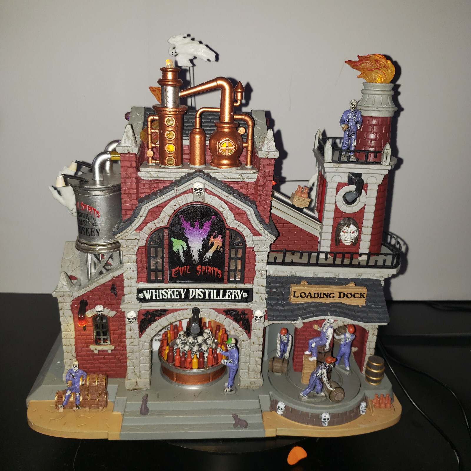 Lemax Spooky Town EVIL SPIRITS WHISKEY DISTILLERY Halloween Zombie 15723 VIDEO
